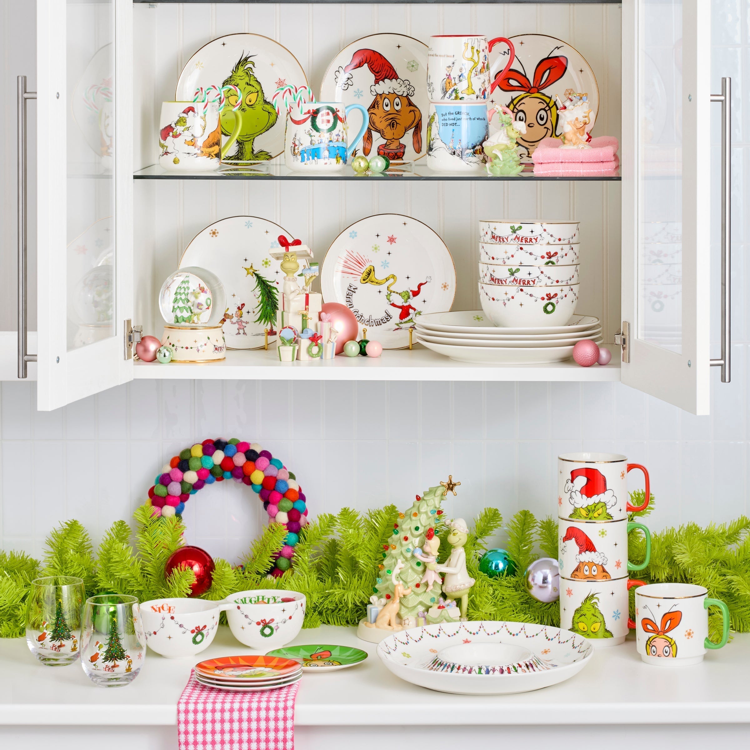 Merry Grinchmas Stackable Mugs. Set of 4 - Image 3