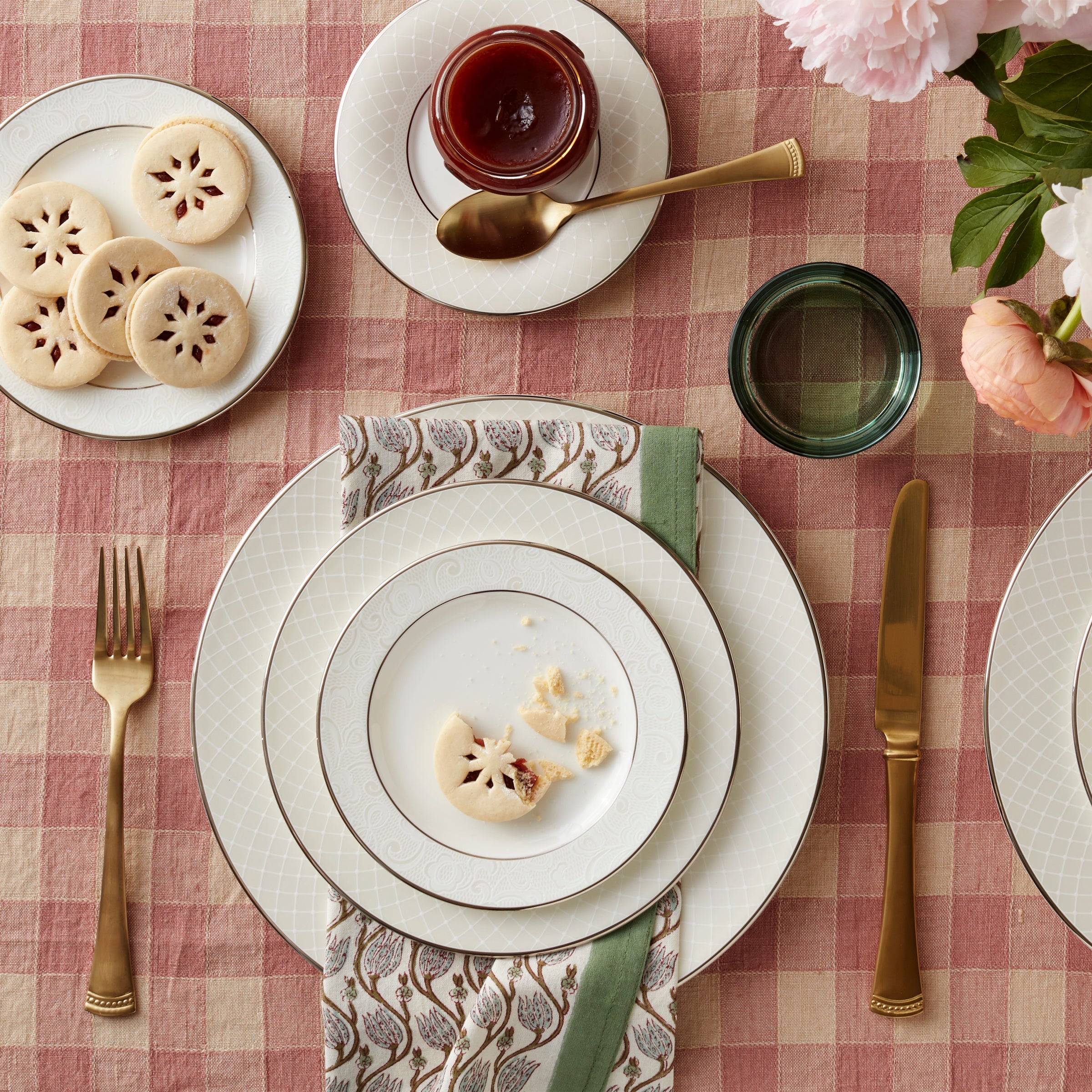 Venetian Lace 5-Piece Place Setting - Image 3