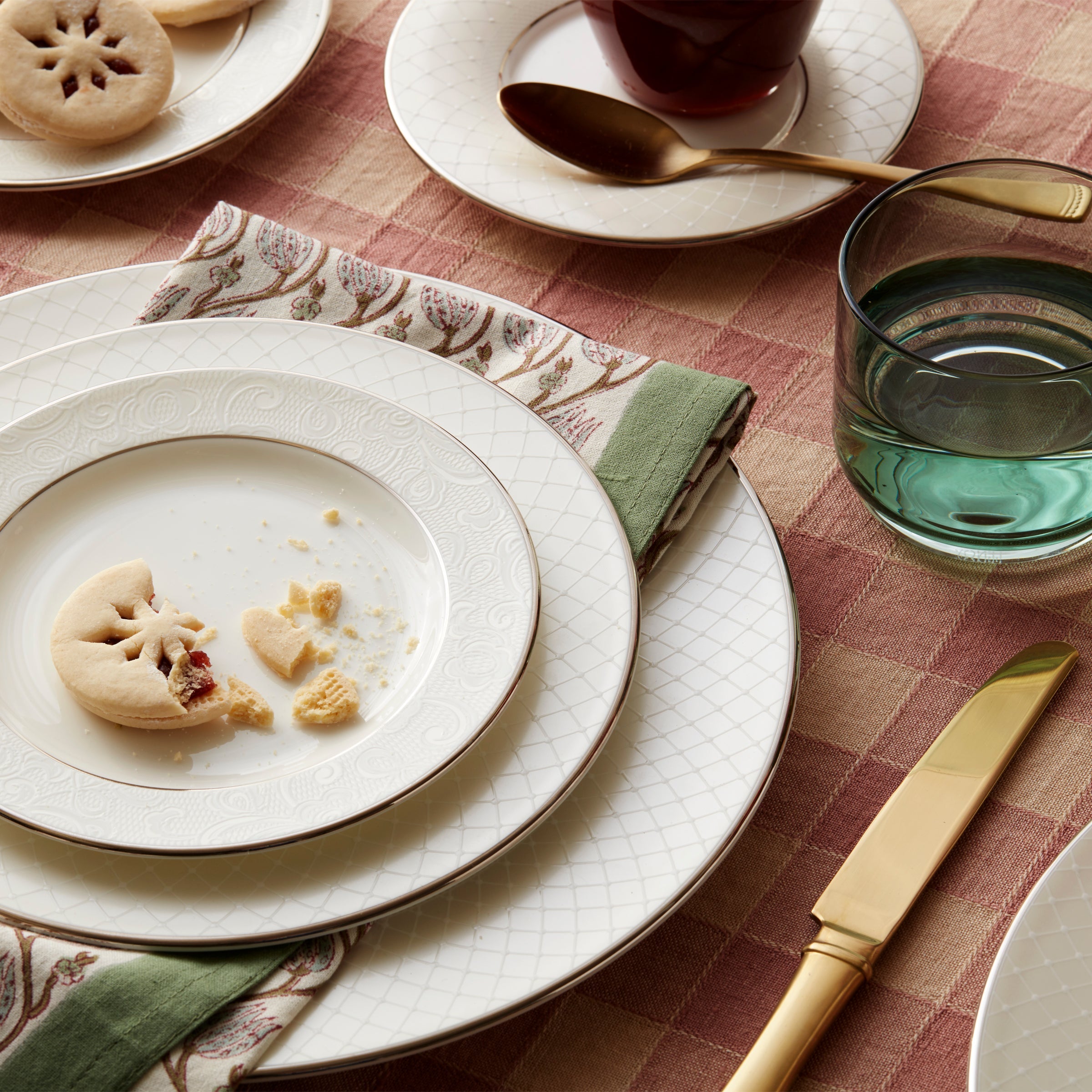 Venetian Lace 5-Piece Place Setting - Image 6