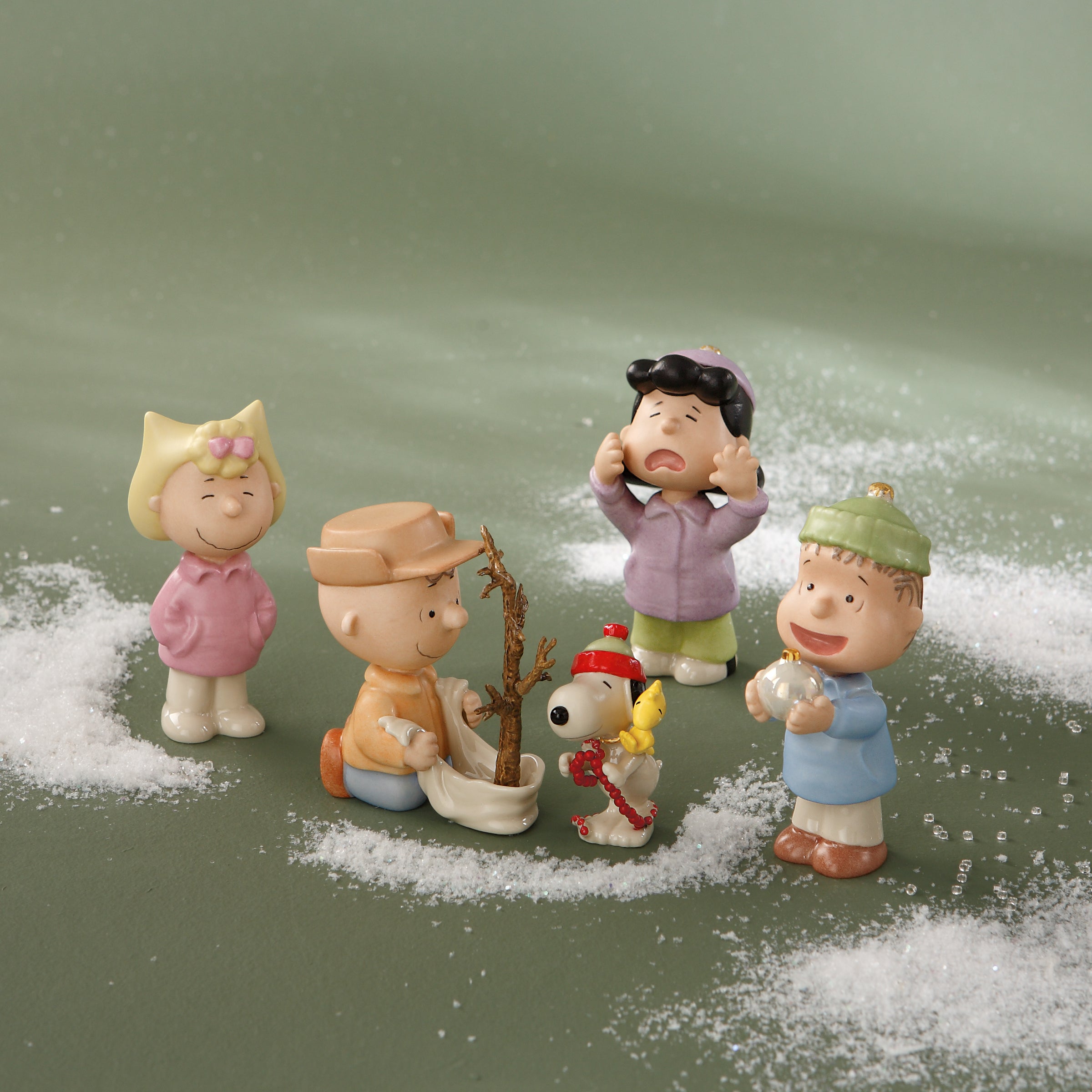 Peanuts A Charlie Brown Christmas 5-Piece Figurine Set - Image 3