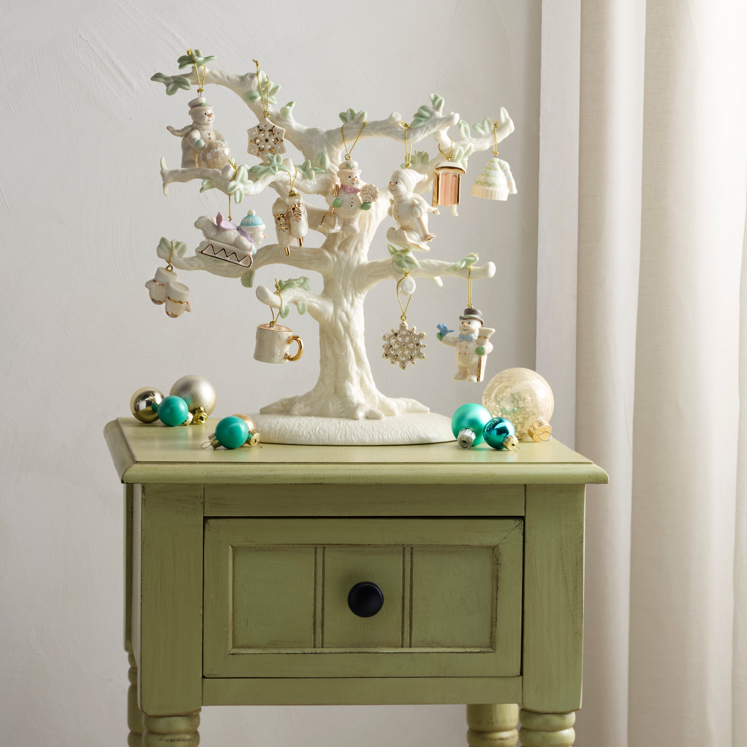 Snow Pals 12-Piece Mini Ornament Set - Image 3