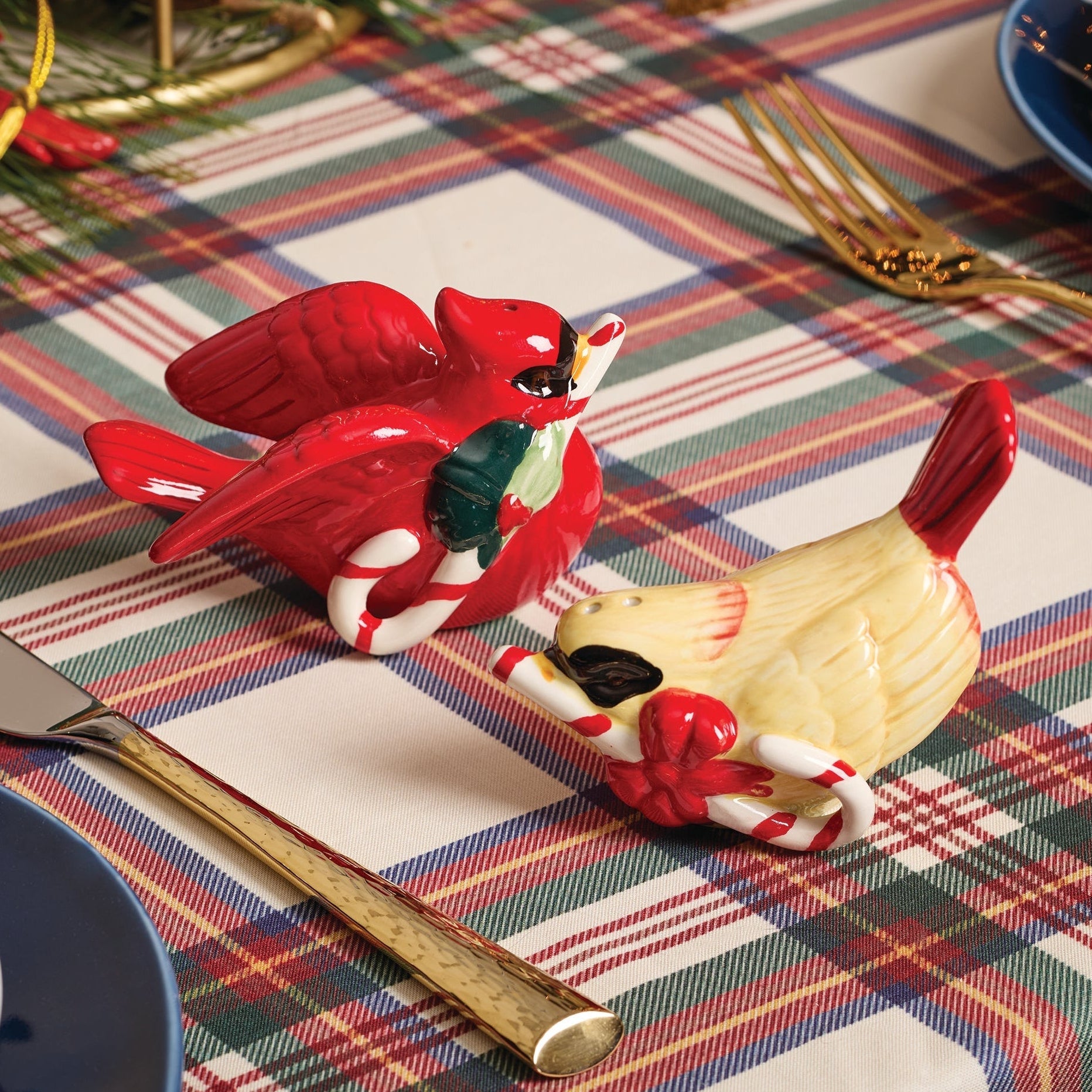 Winter Greetings Salt & Pepper Set - Image 2