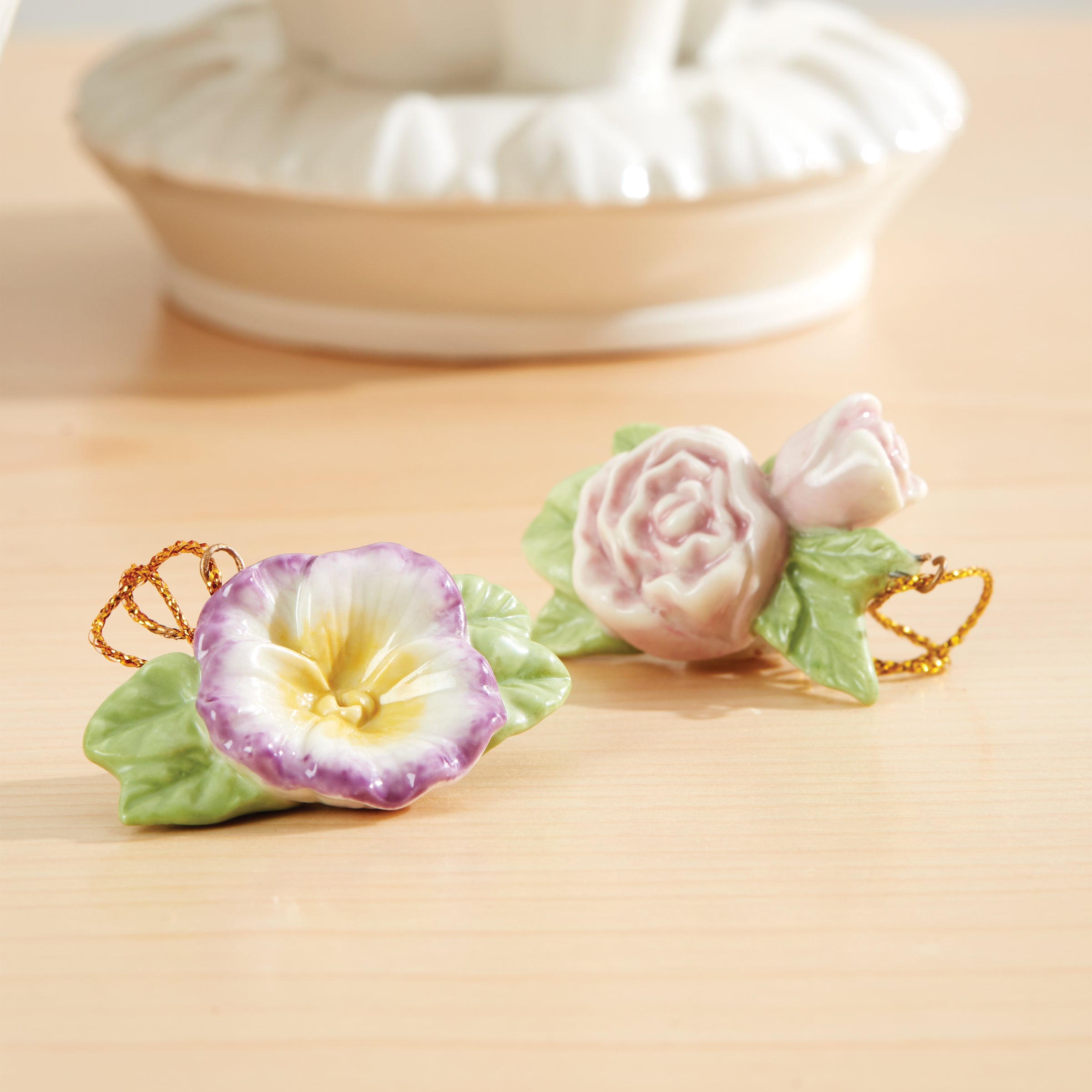 Celebrate Flowers 10-Piece Mini Ornament Set - Image 8