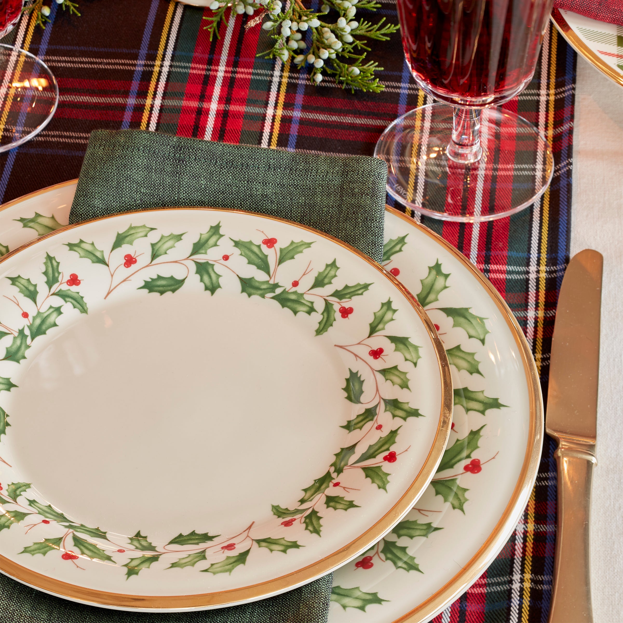 Holiday 12-Piece Plate & Mug Dinnerware Set - Image 2