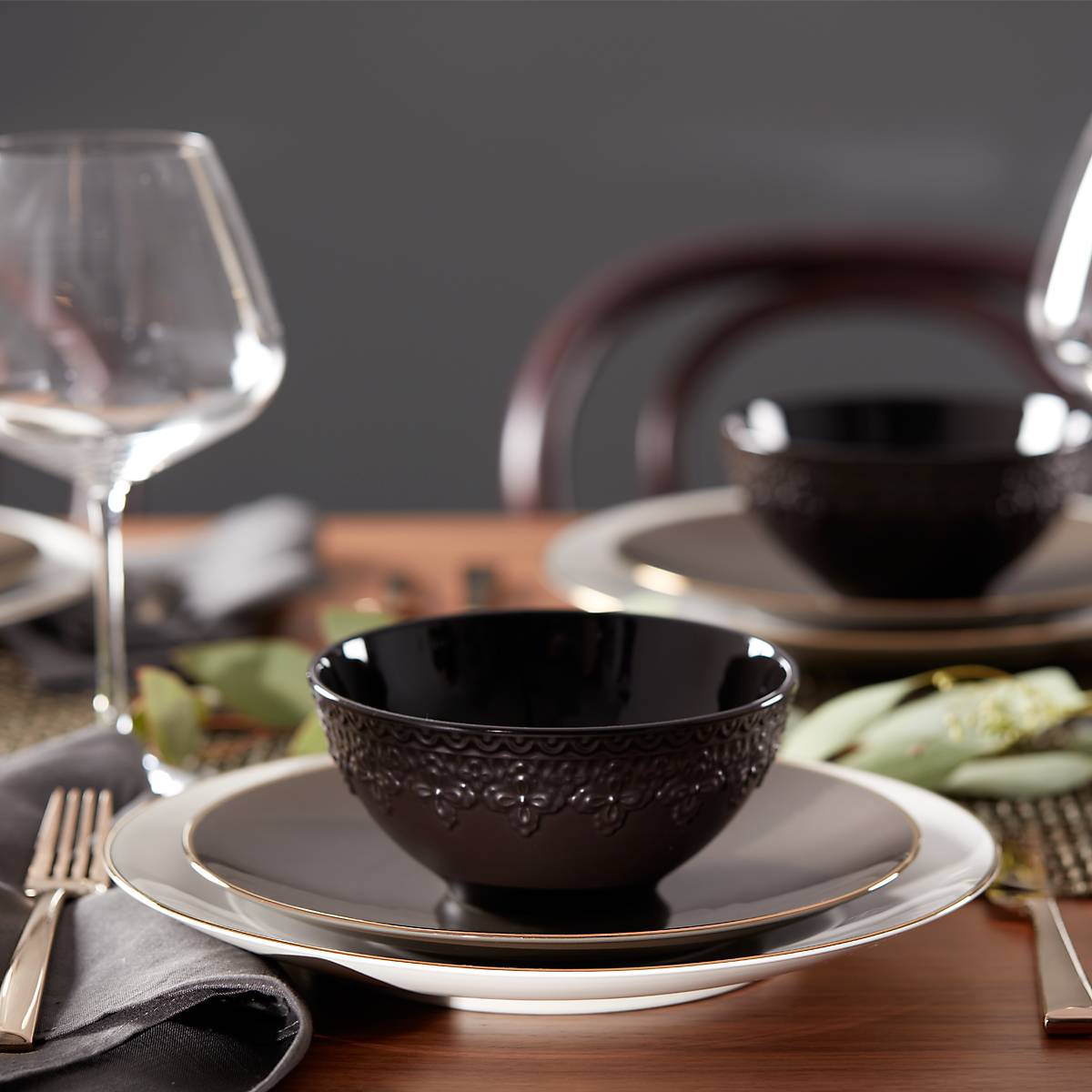 Chelse Muse Fleur Black All-Purpose Bowls. Set of 4 - Image 3