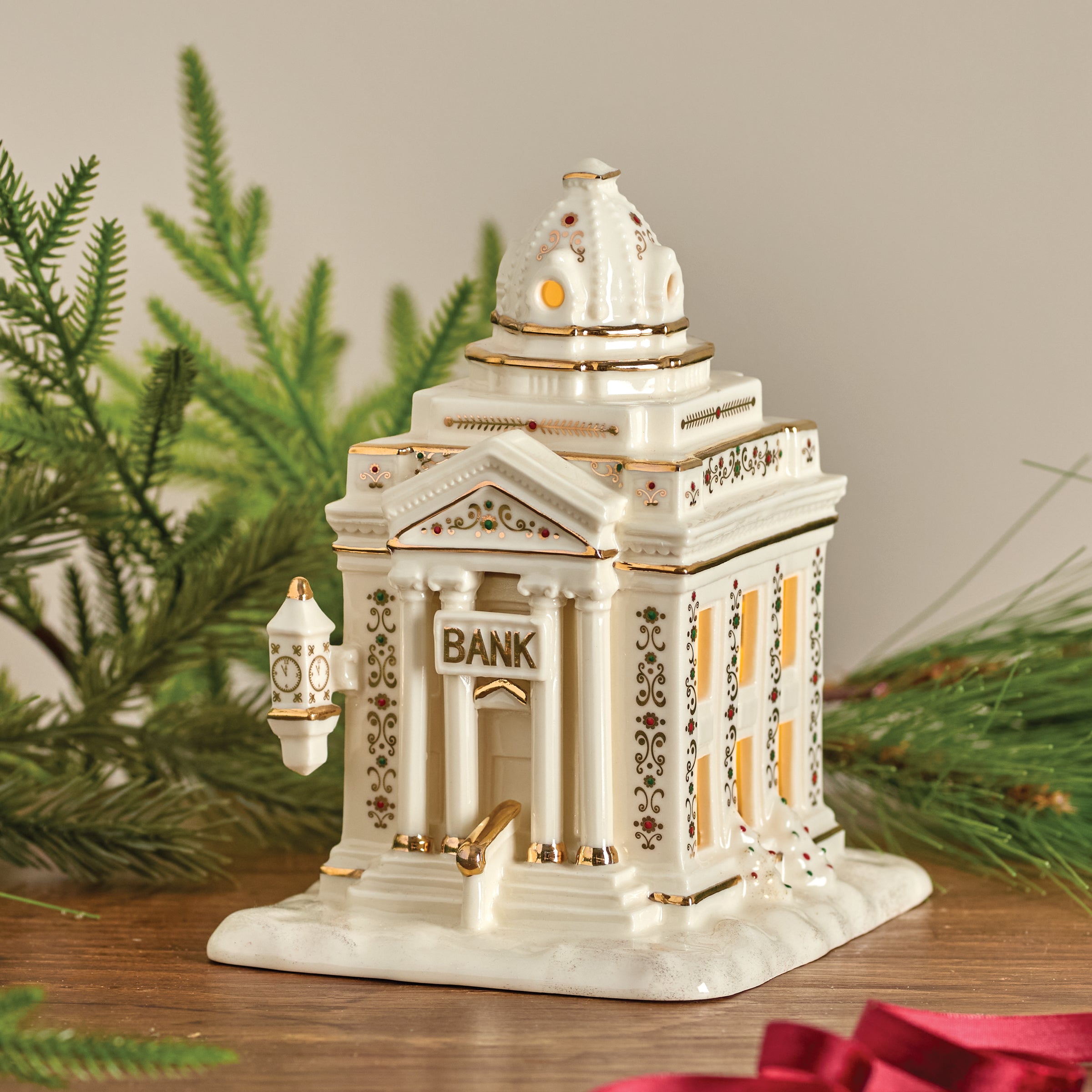 Mistletoe Park Bank Lit Figurine - Image 5