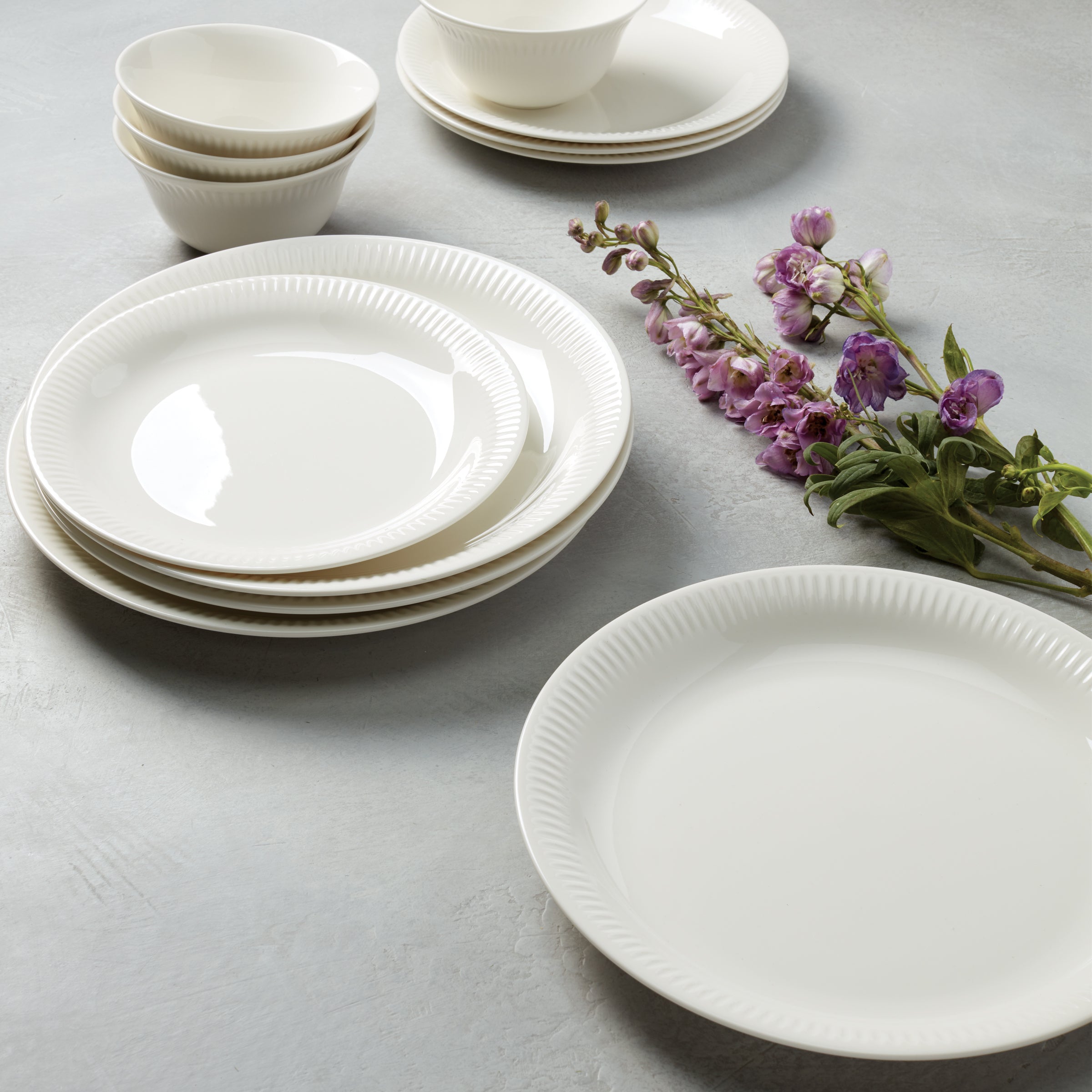Profile White Dinner Plates. Set of 4 - Image 5