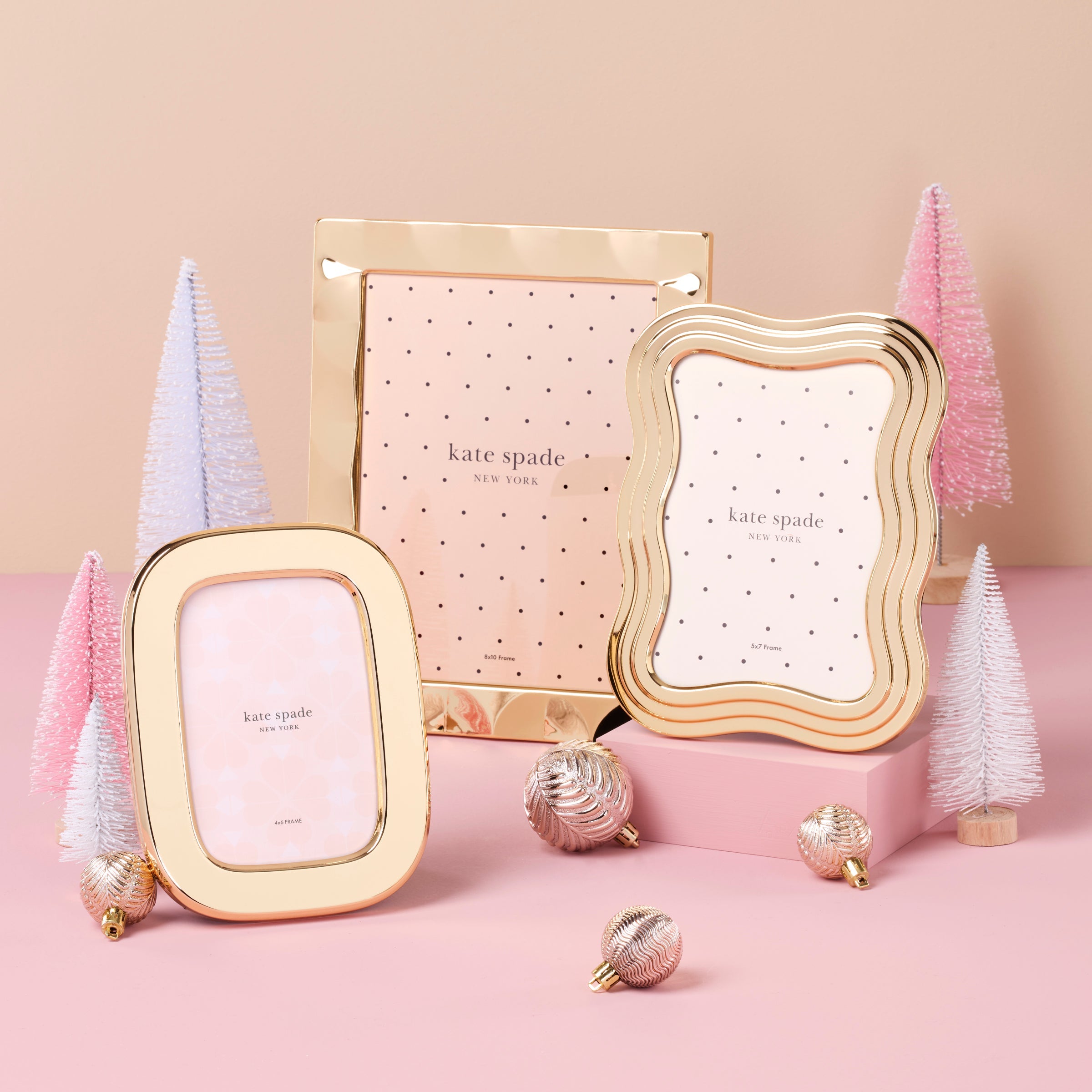 South Street Gold 4x6 Oval Photo Frame - Image 3