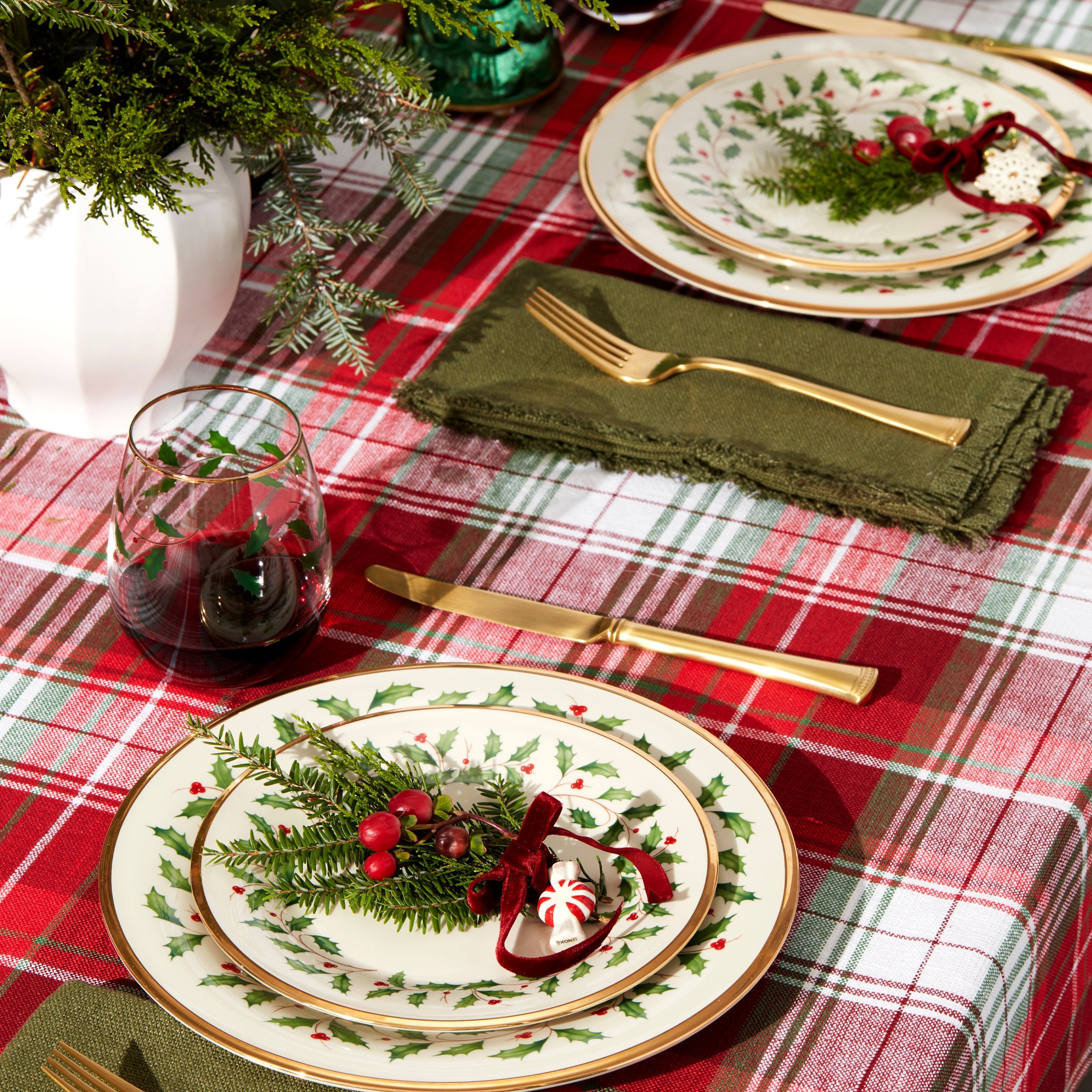 Holiday 12-Piece Plate & Bowl Set - Image 13