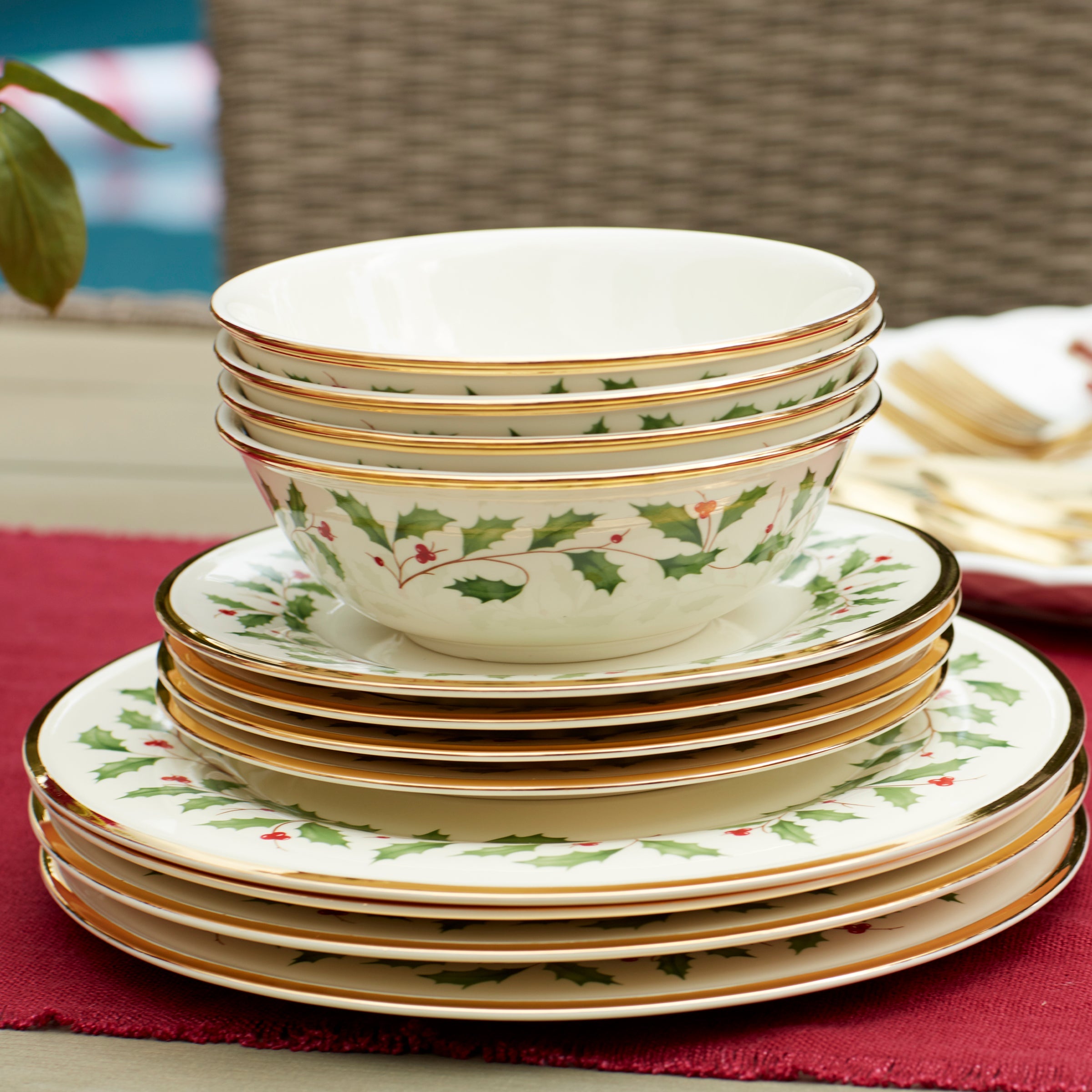Holiday 12-Piece Plate & Bowl Set - Image 15
