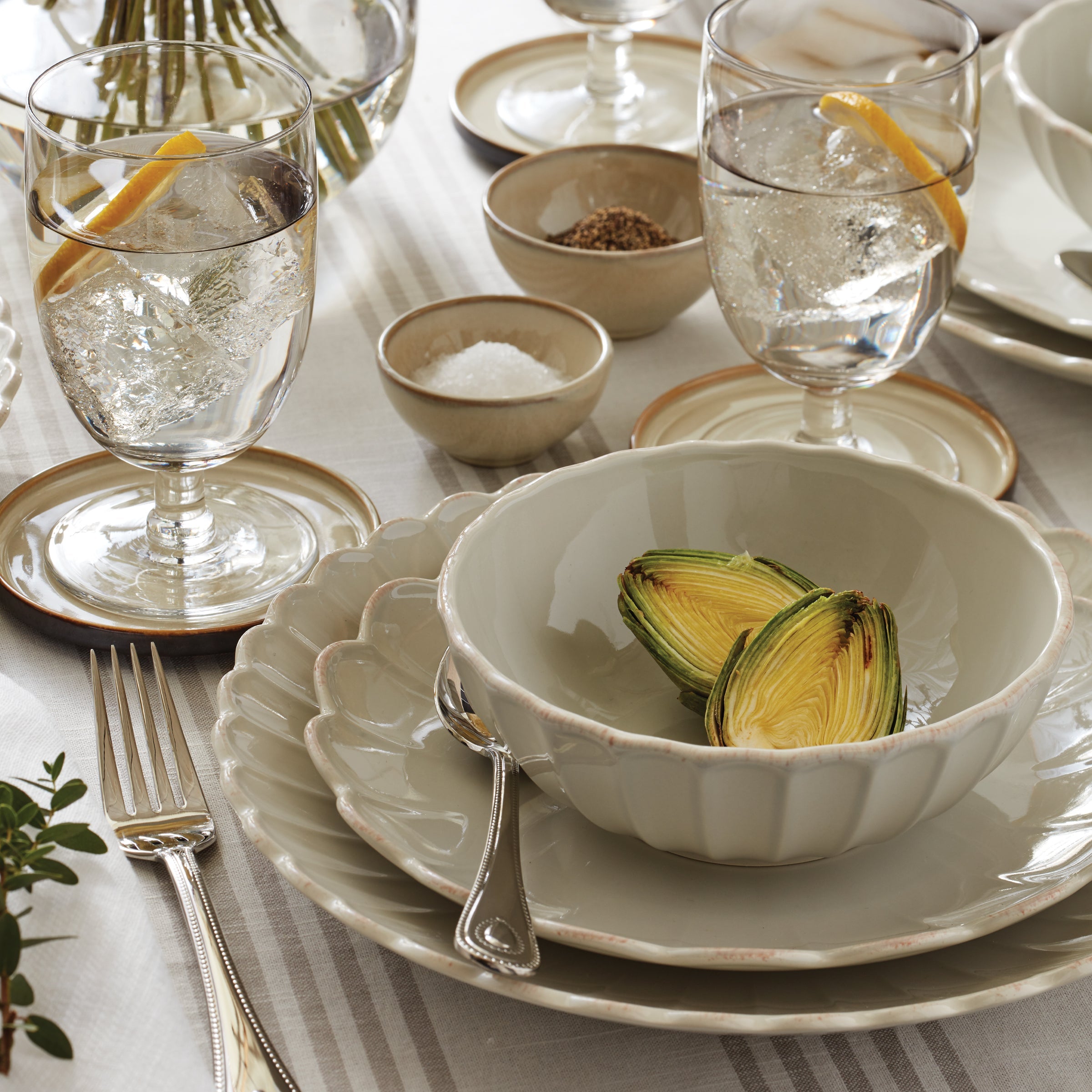 French Perle Scallop White Dinner Plates. Set of 4 - Image 13