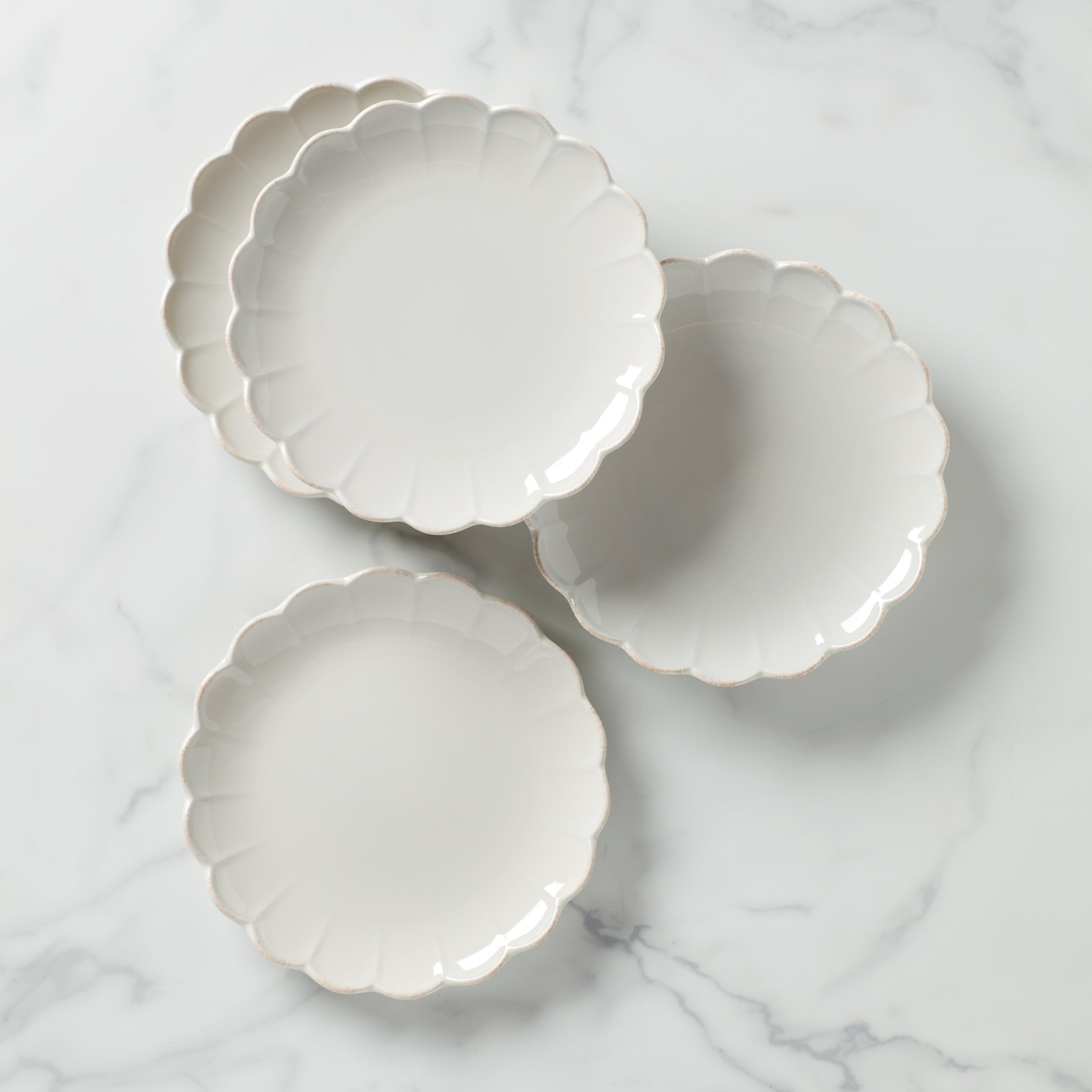 French Perle Scallop White Accent Plates. Set of 4