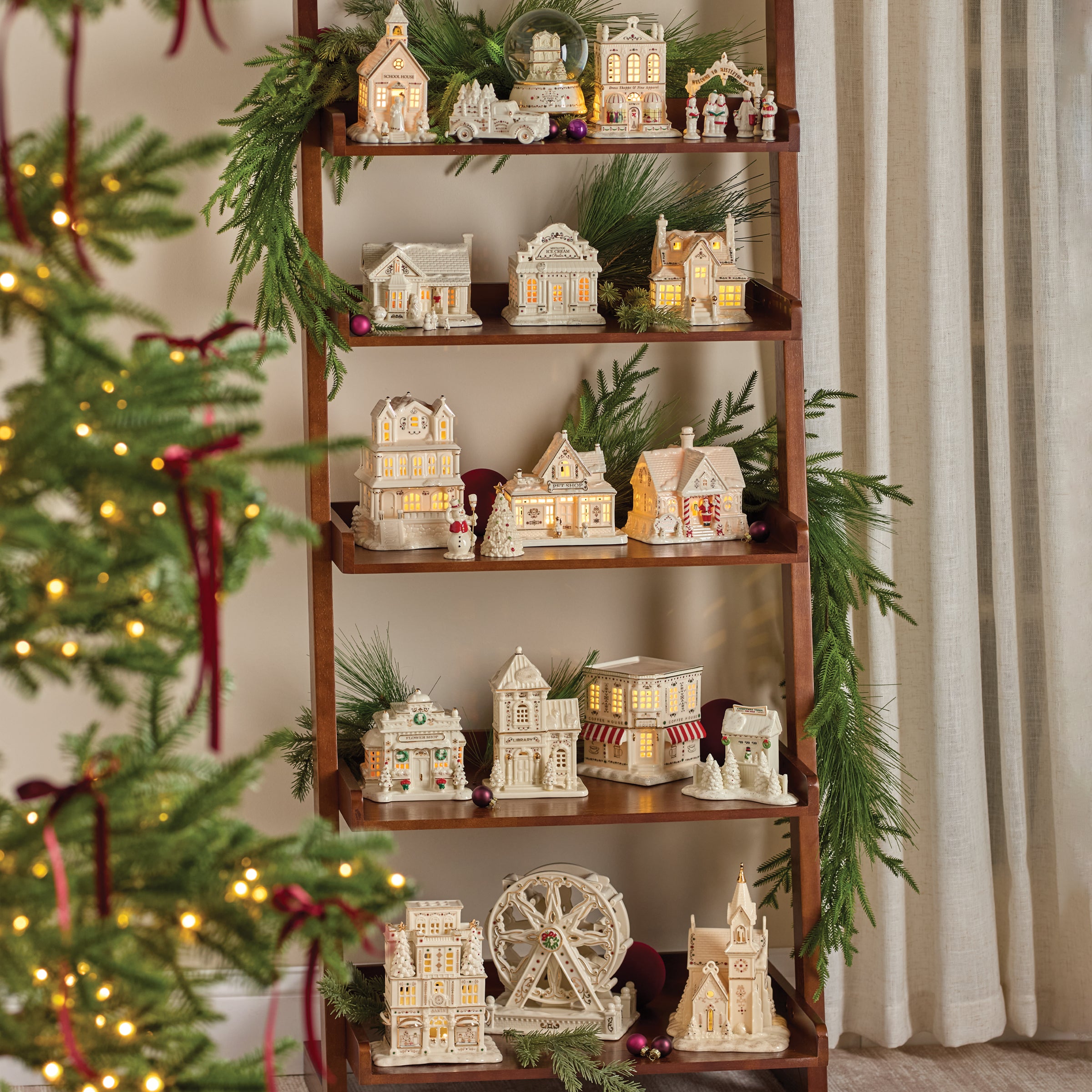 Mistletoe Park Lit Pet Store Figurine - Image 6