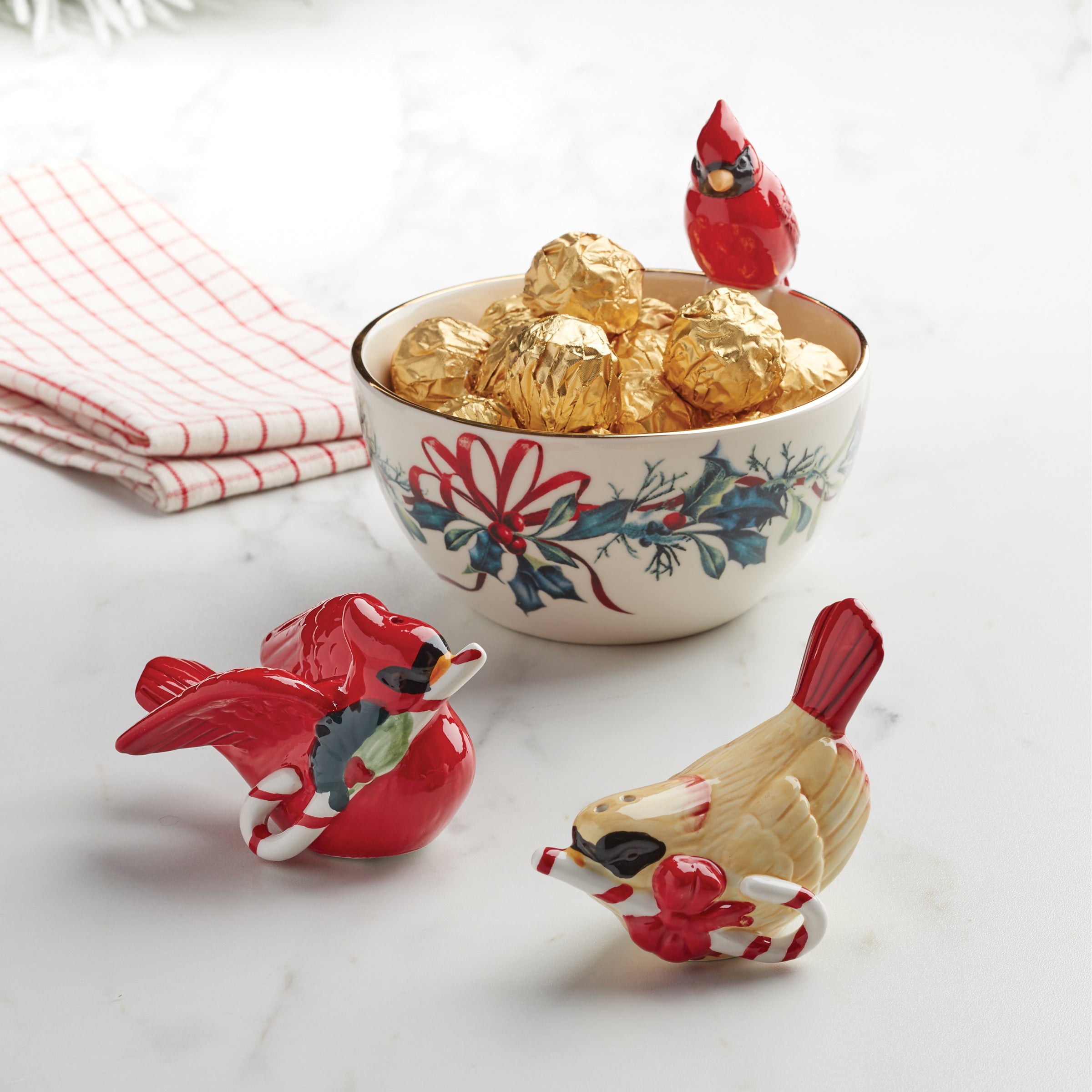 Winter Greetings Salt & Pepper Set - Image 3