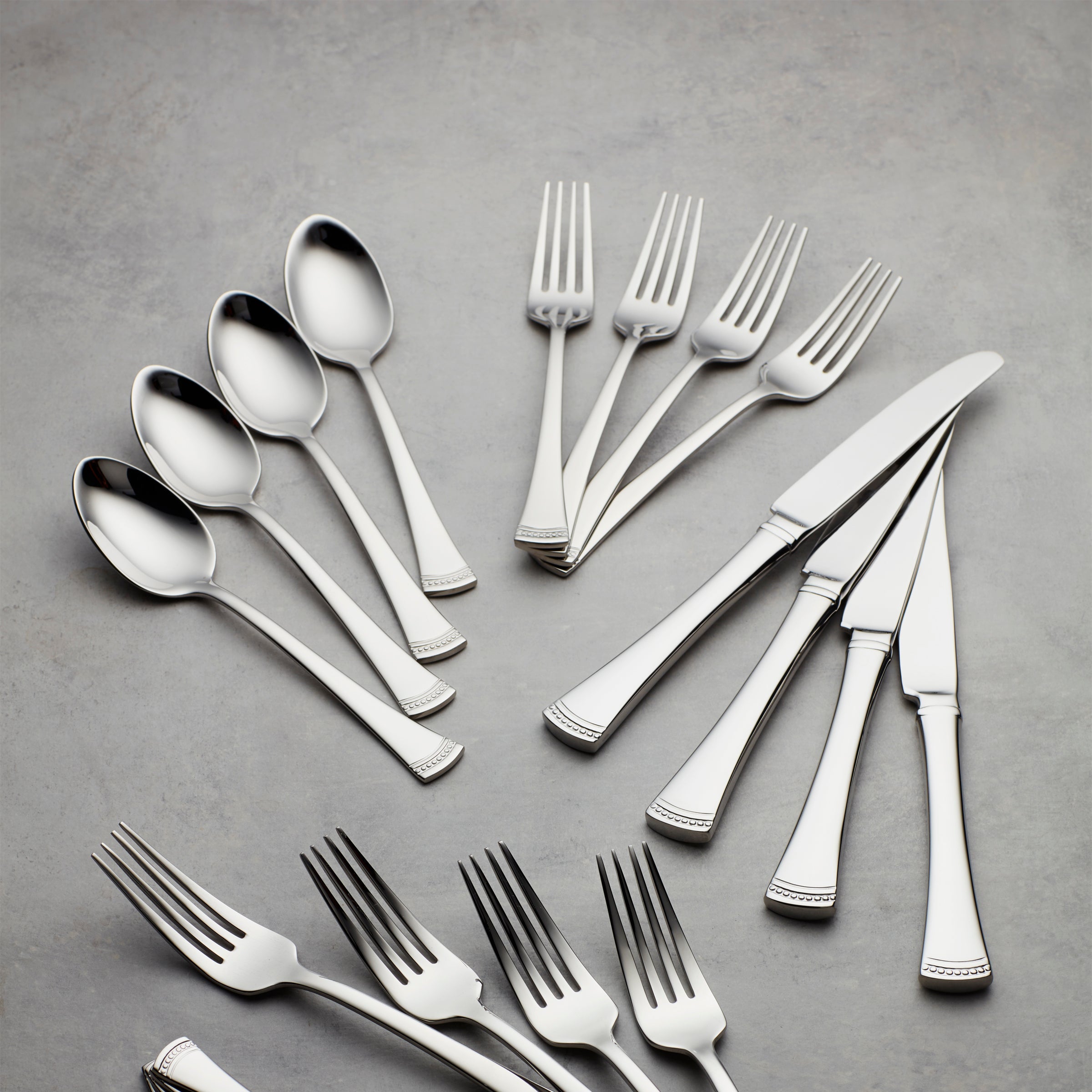 Portola Dinner Spoons. Set of 4 - Image 2