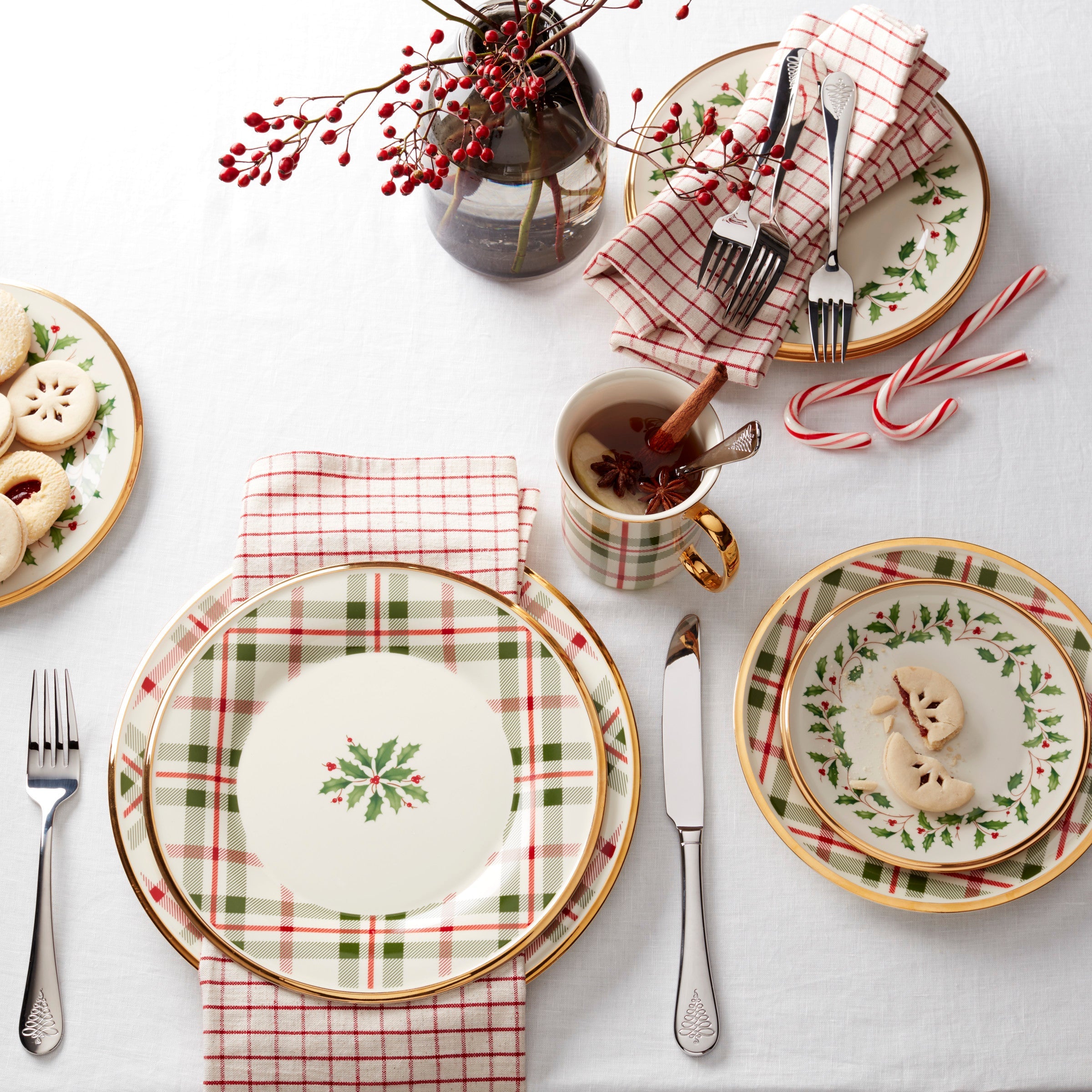 Holiday Plaid Accent Plates. Set of 4 - Image 2