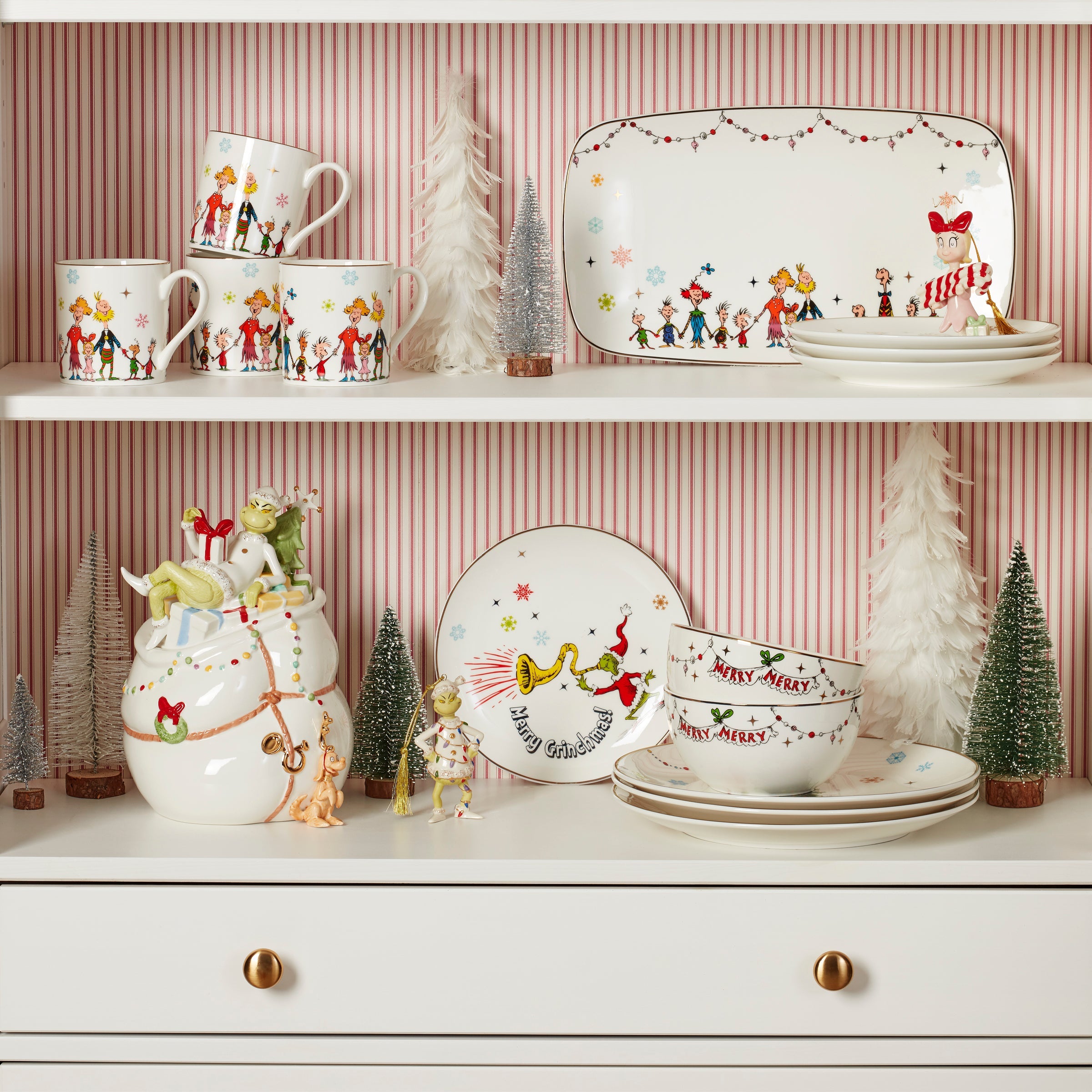Merry Grinchmas Assorted Accent Plates. Set of 4 - Image 7