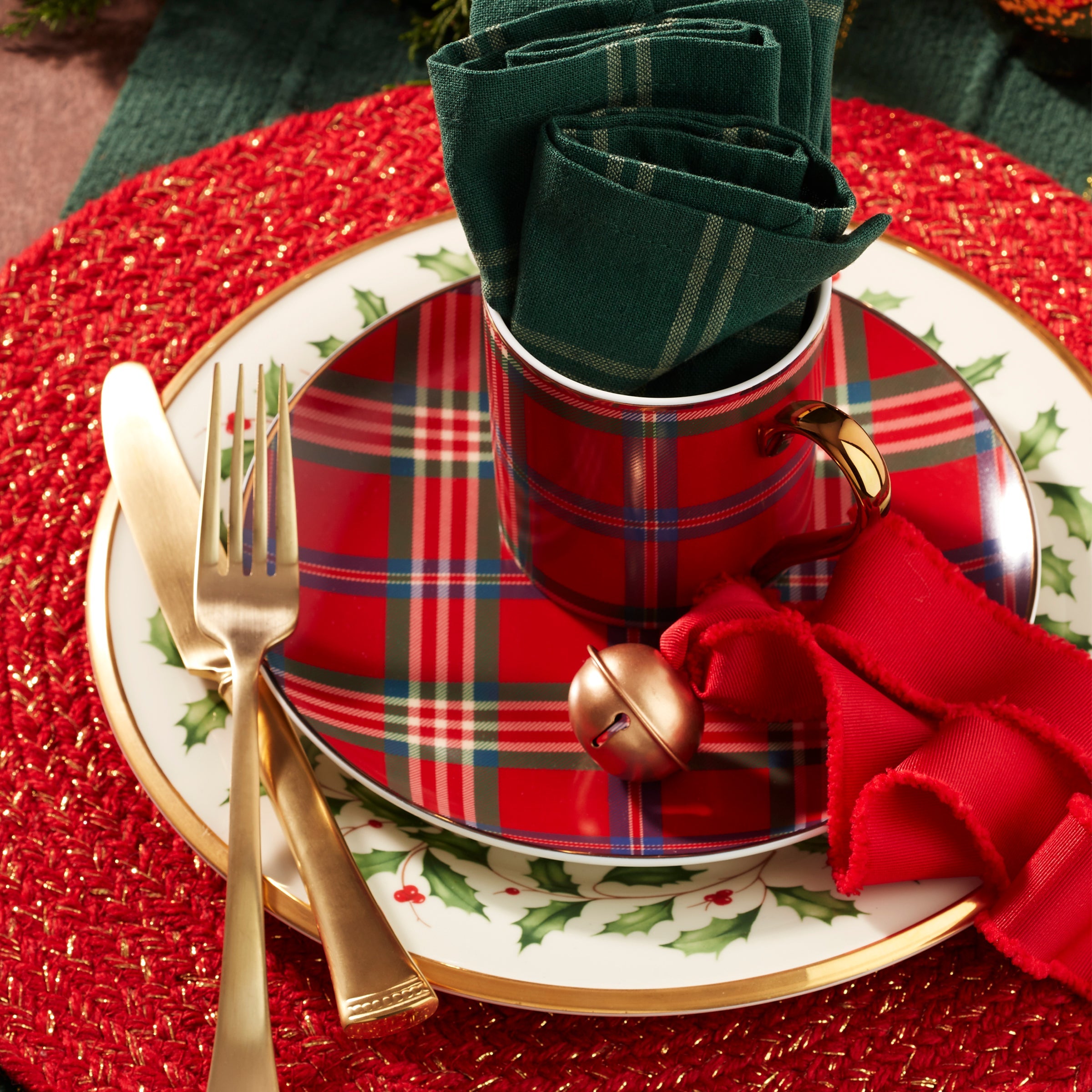 Holiday Red Tartan Accent Plates. Set of 4 - Image 3