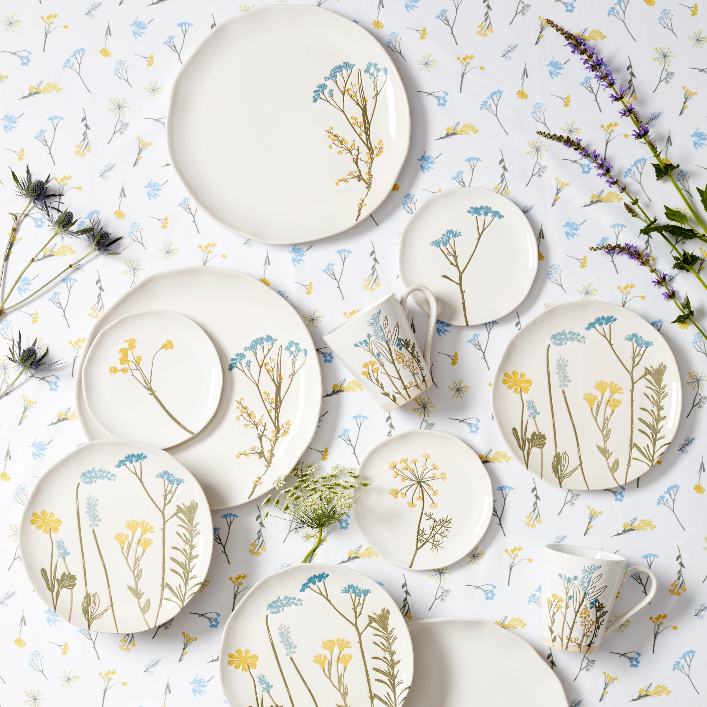 Wildflowers 12-Piece Dinnerware Set - Image 10