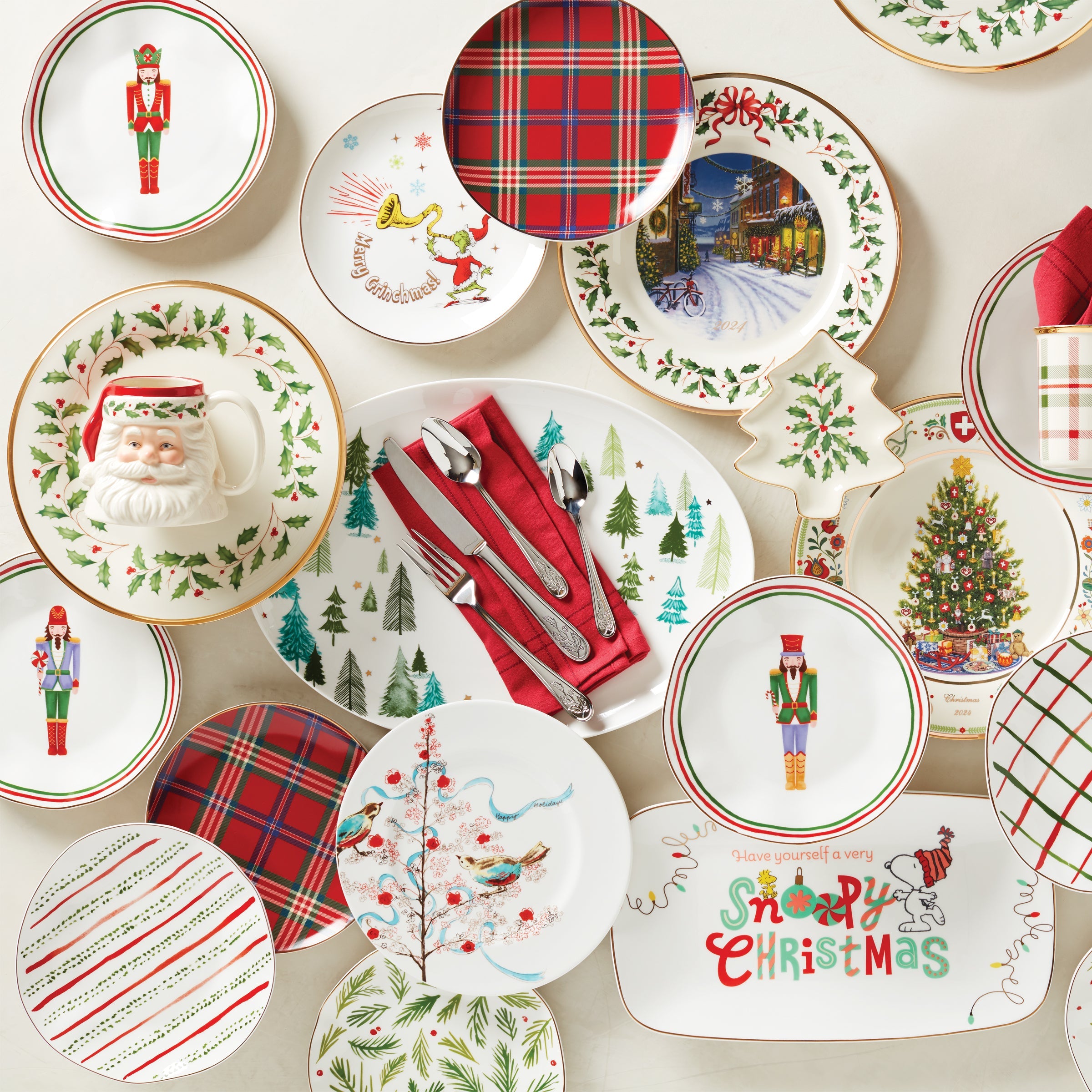 Holiday Red Tartan Accent Plates. Set of 4 - Image 4