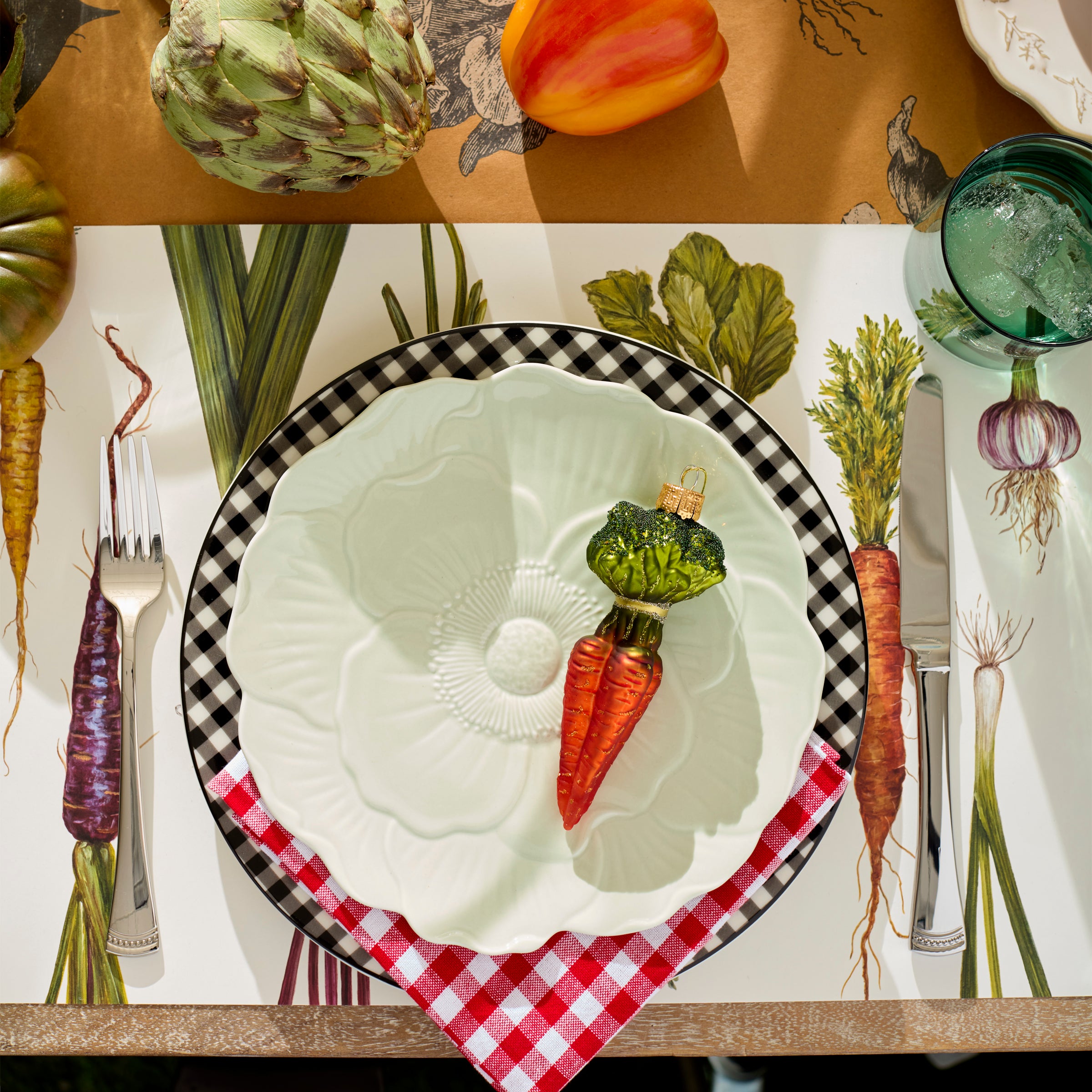 Butterfly Meadow Floral Green Accent Plates. Set of 4 - Image 3