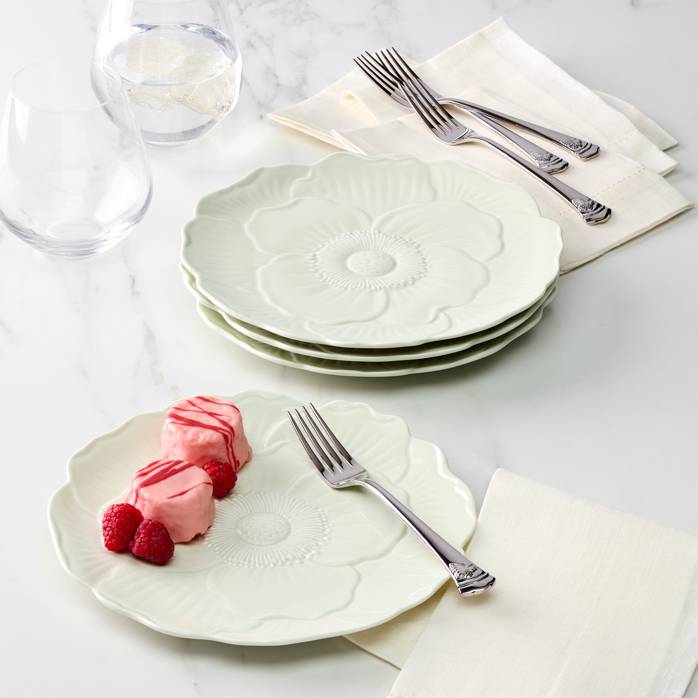 Butterfly Meadow Floral Green Accent Plates. Set of 4 - Image 12