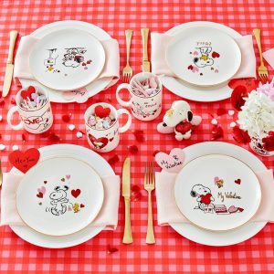 Alternative view of Snoopy Valentine's Day Accent Plates. Set of 4