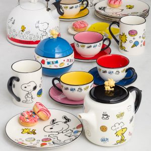 Alternative view of Chef Snoopy Tea Cup & Saucers. Set of 4