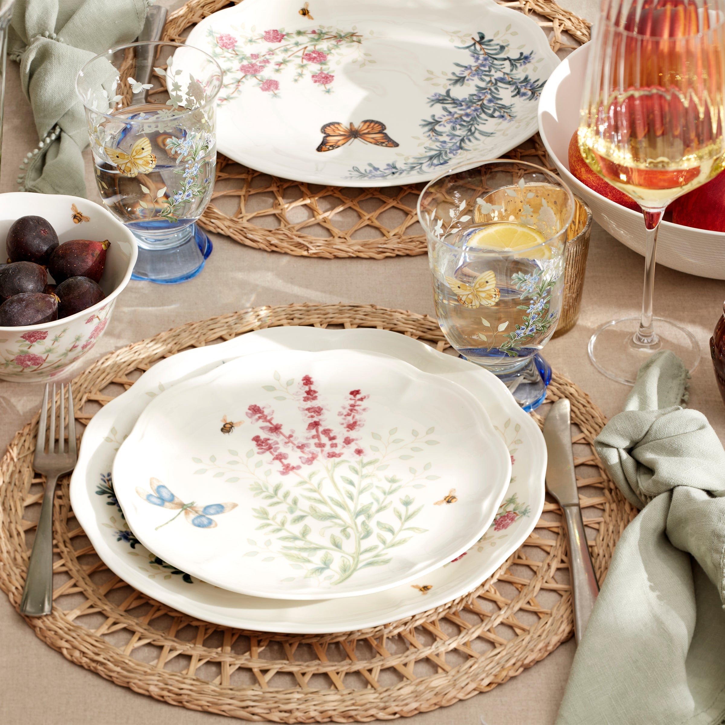 Butterfly Meadow Herbs Accent Plates. Set of 4 - Image 4