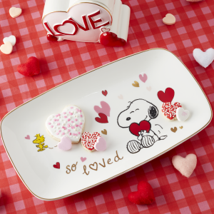 Alternative view of Snoopy Valentine's Day Hors d'Oeuvres Tray