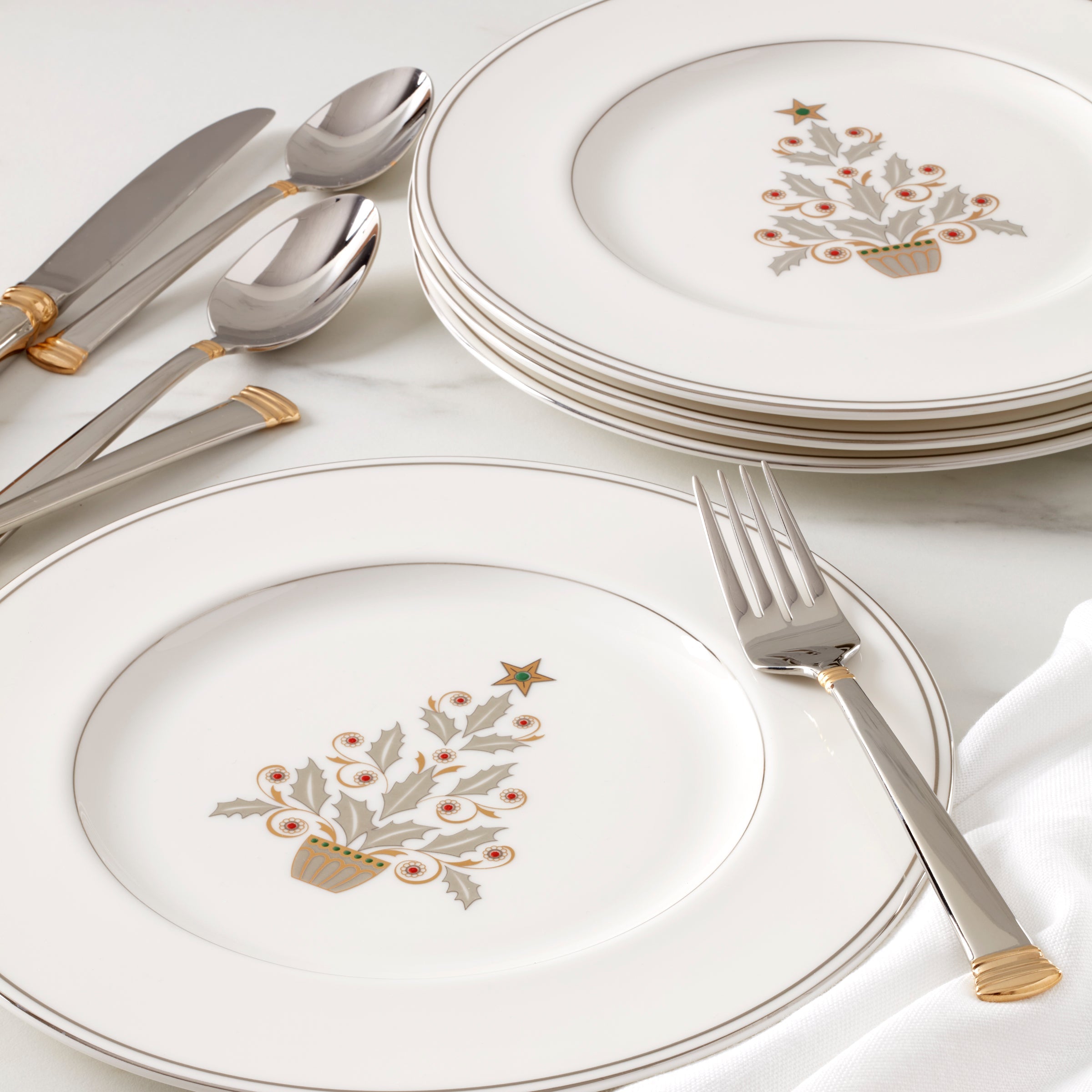 Federal Platinum Tree Accent Plates. Set of 4 - Image 2