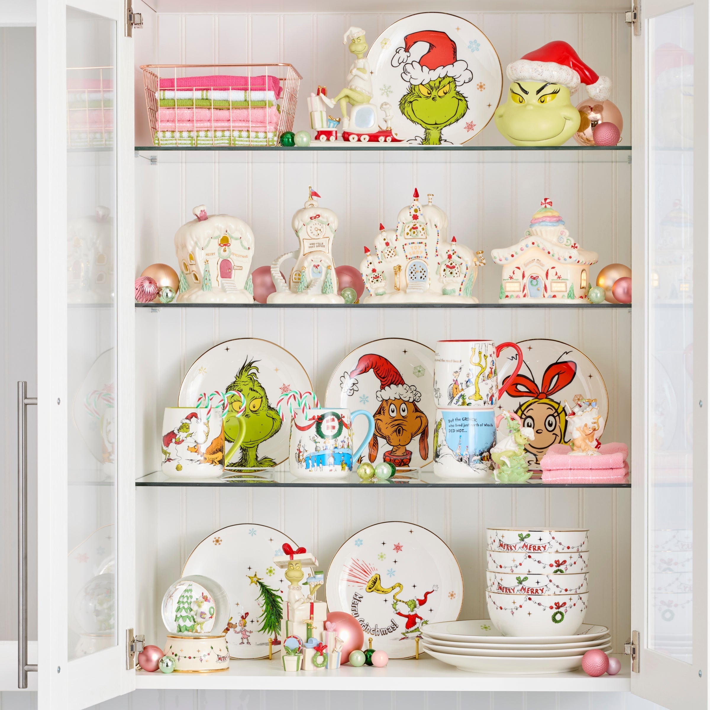 The Grinch Snow Globe - Image 4