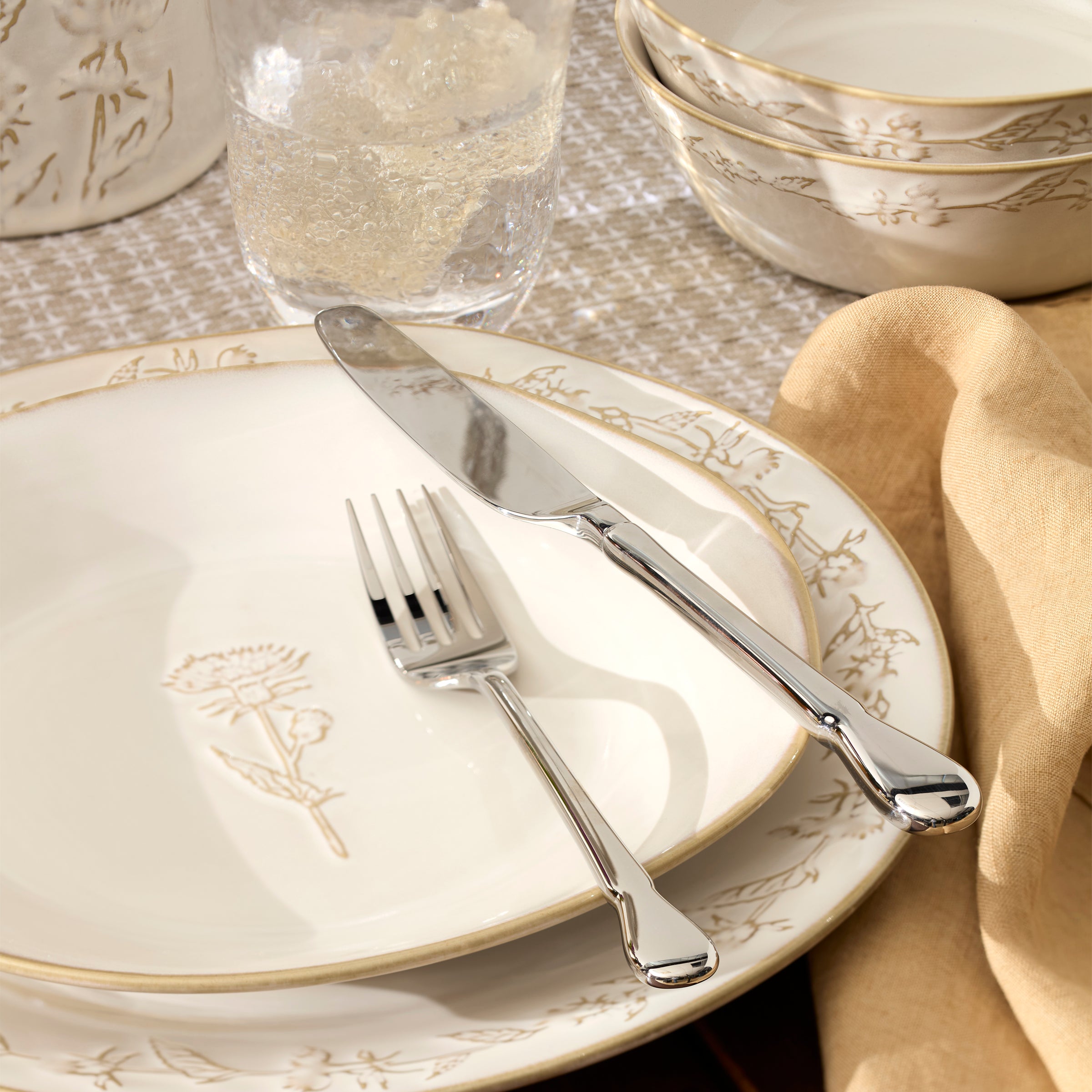 Homespun 16-Piece Dinnerware Set - Image 15