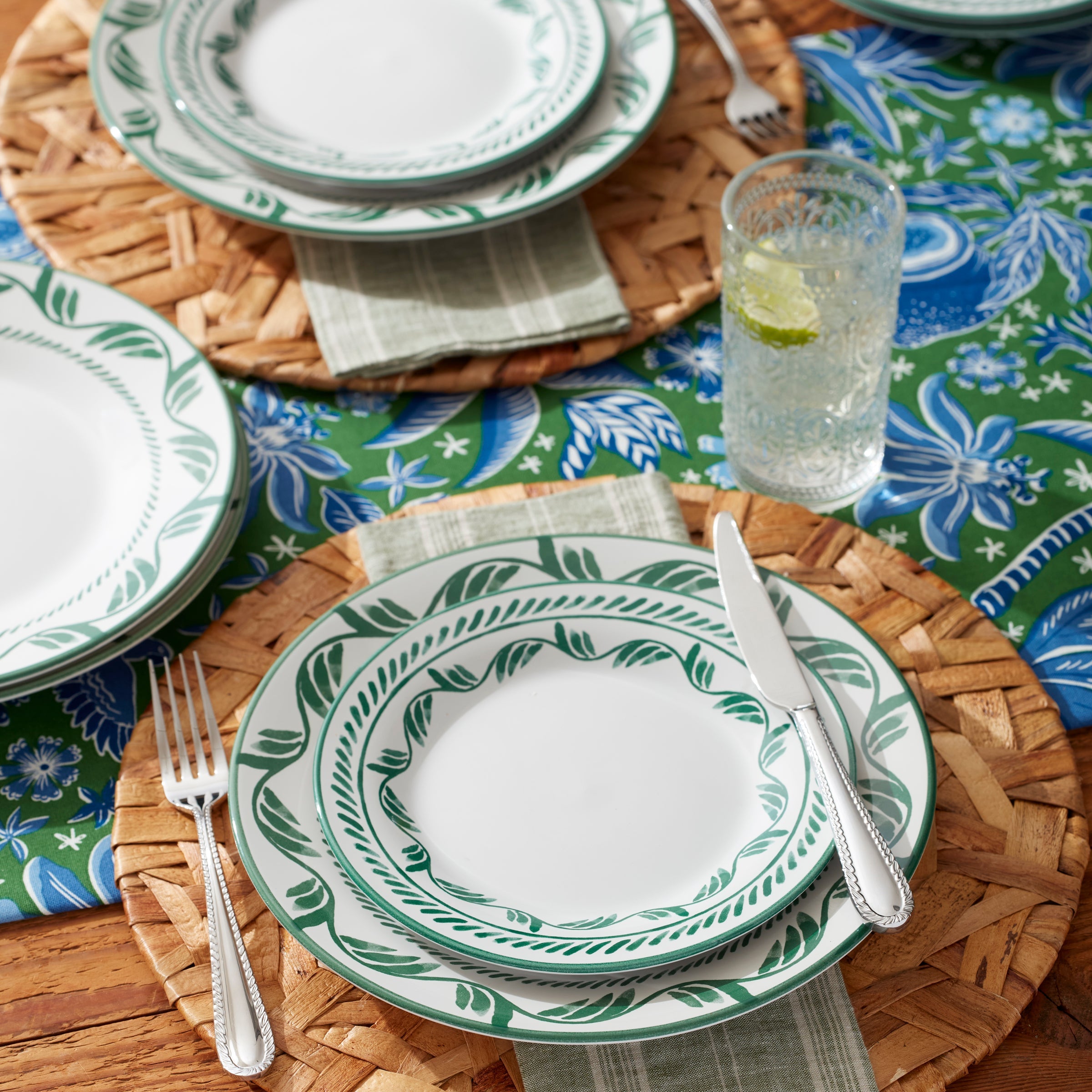 Solear Green 12-Piece Dinnerware Set - Image 3