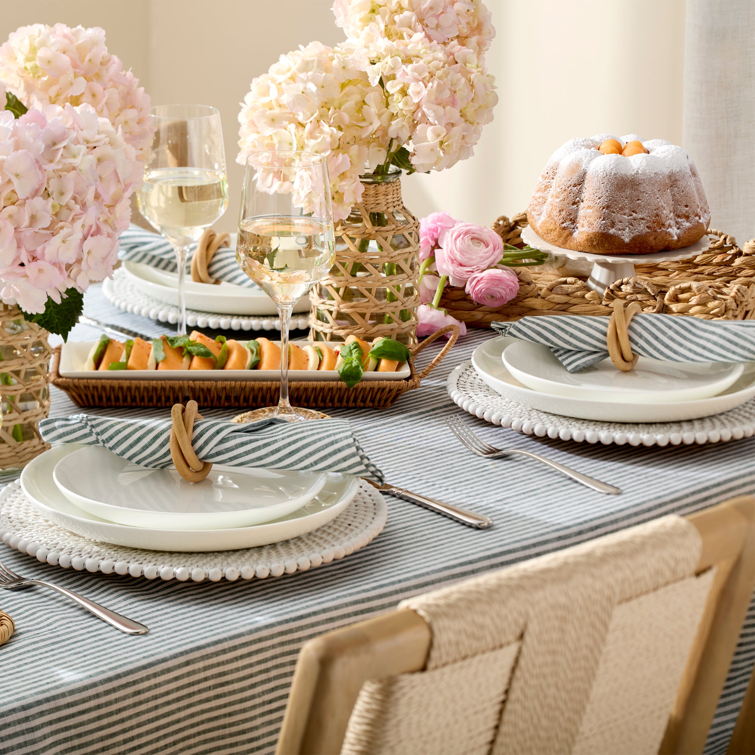 Studio 1414 Coupe 12-Piece Dinnerware Set - Image 10