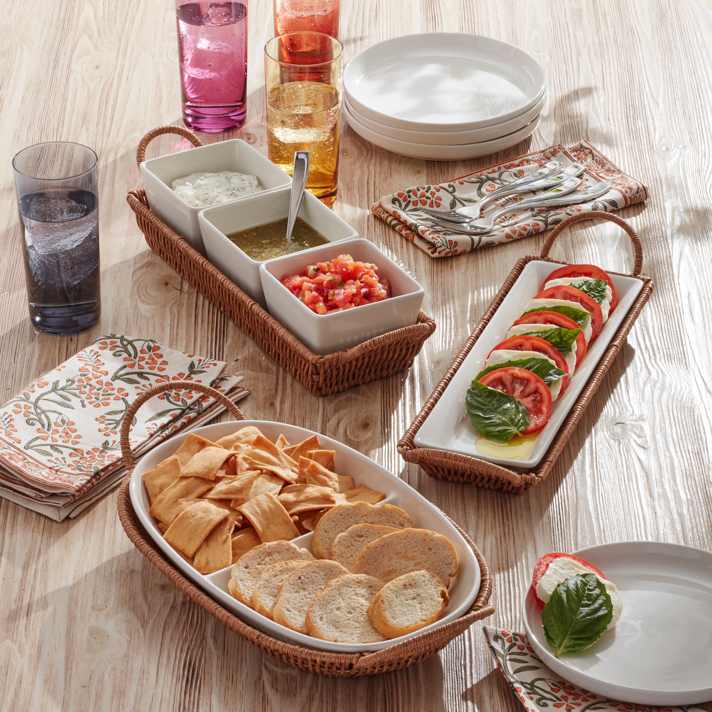 Willow & White. 4-Piece Serving Set - Image 8