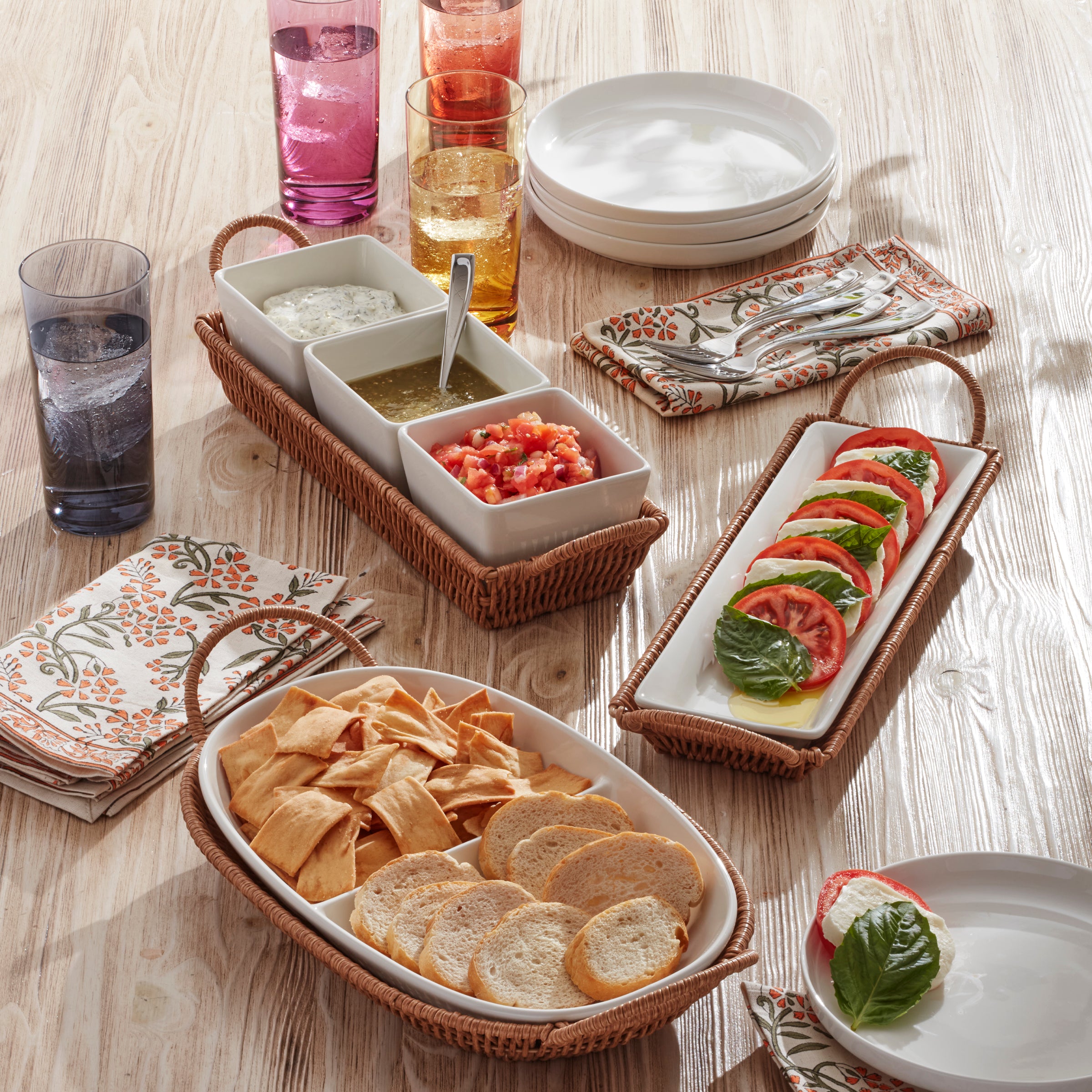 Willow & White. Hors D'Oeuvres Tray with Server - Image 7