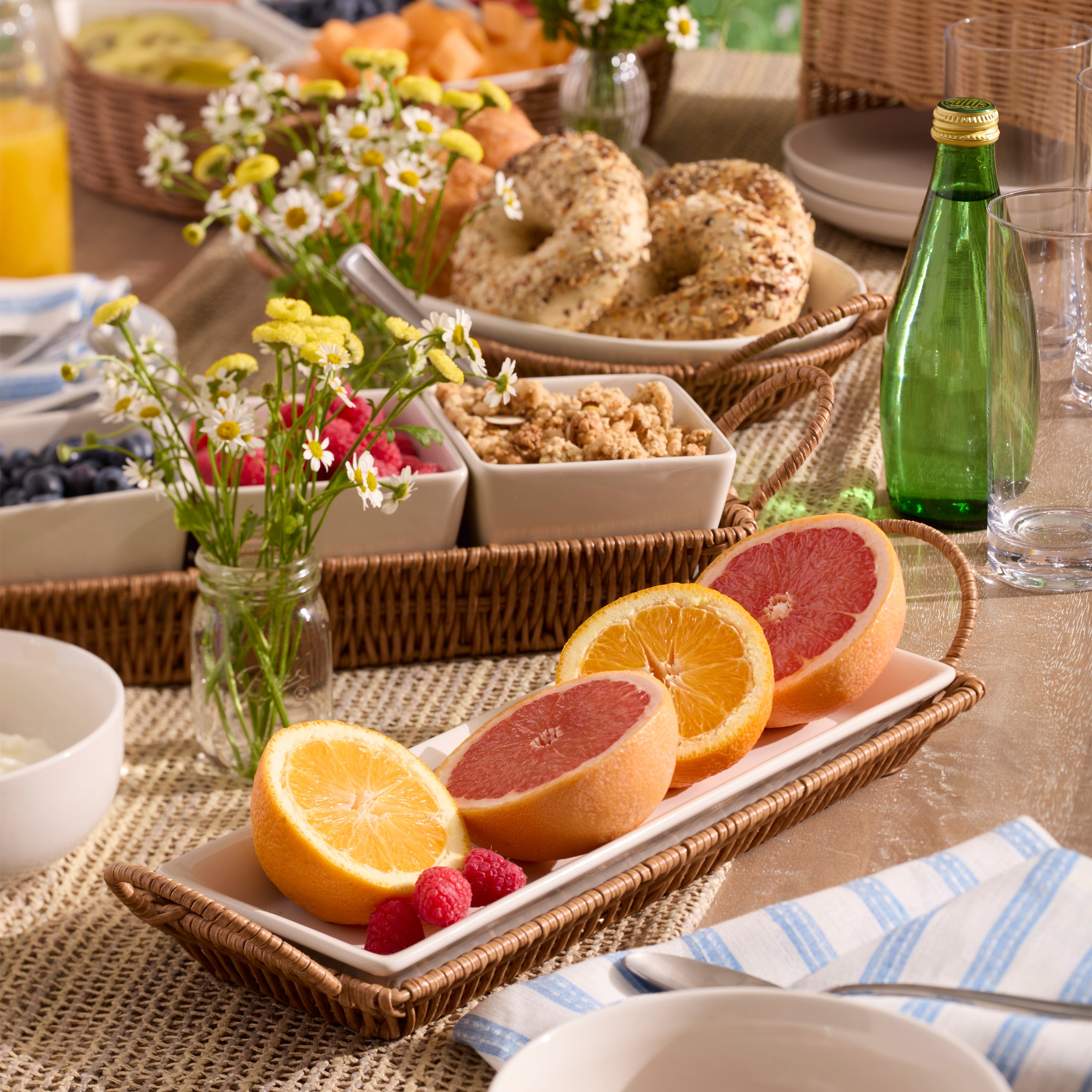Willow & White. Hors D'Oeuvres Tray with Server - Image 4