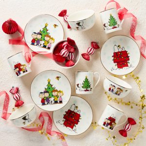 Alternative view of Peanuts Gang 12-Piece Dessert Set