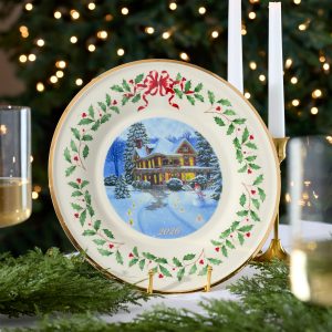 Alternative view of 2026 Holiday Annual Plate Victorian House