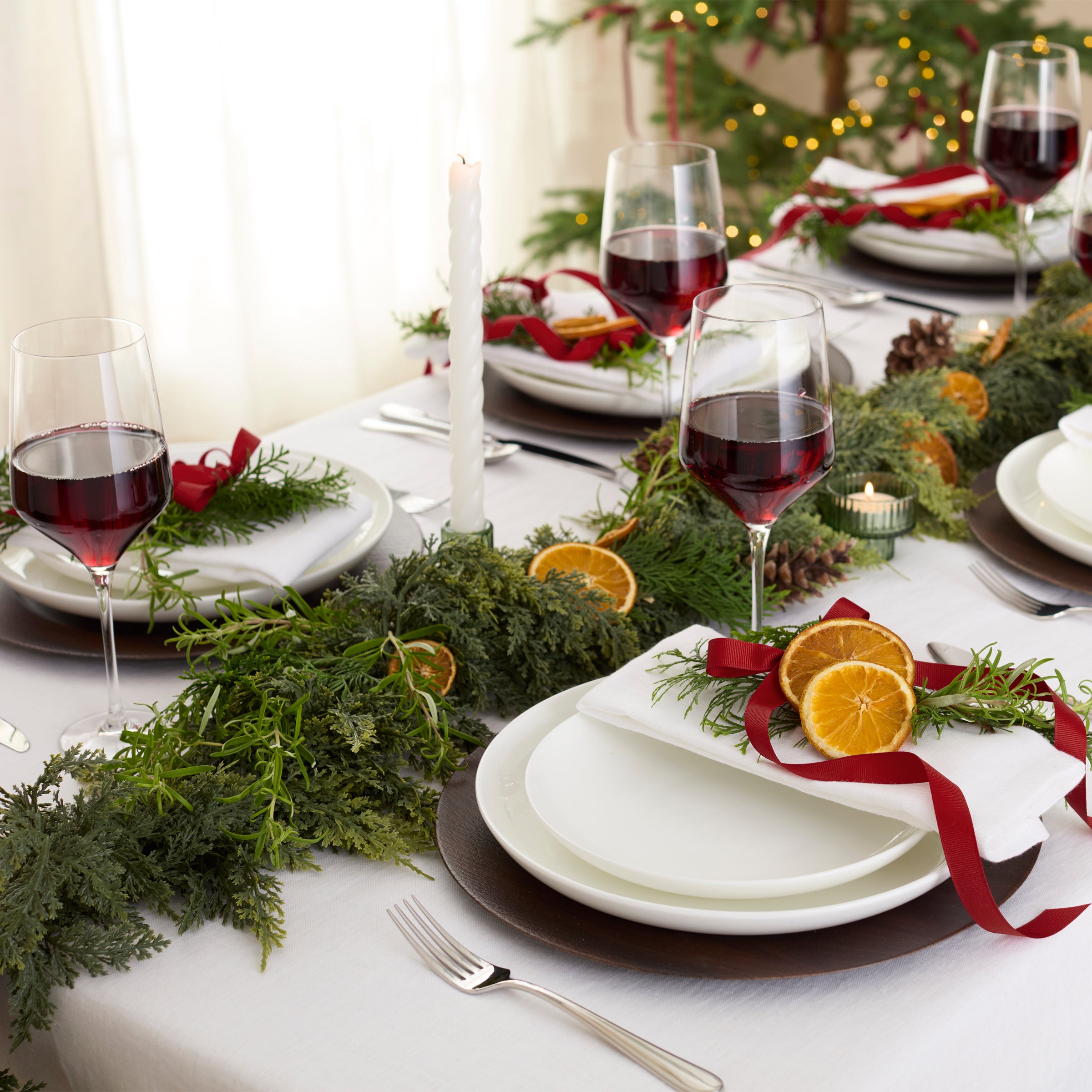 Studio 1414 Coupe 24-Piece Dinnerware Set - Image 4