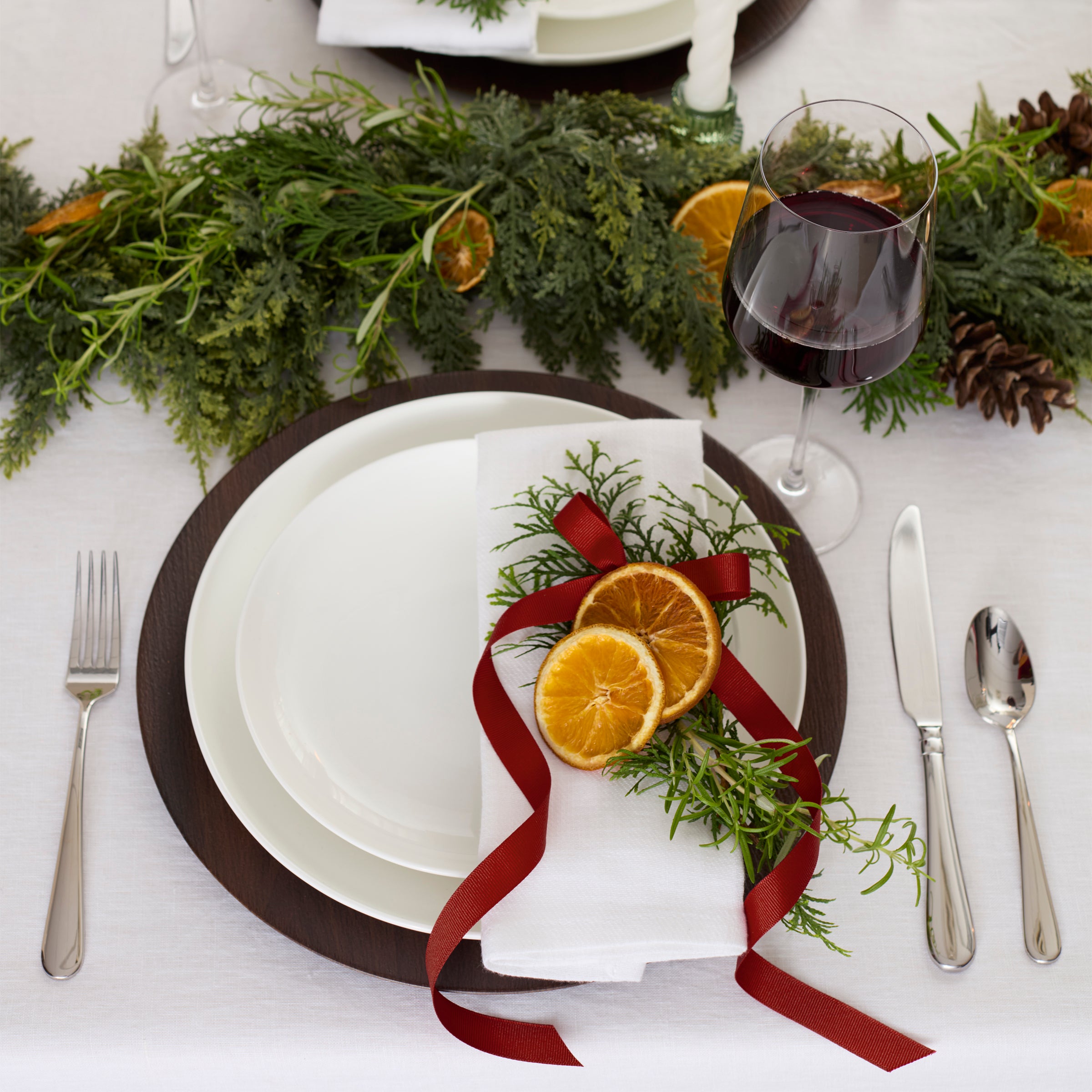 Studio 1414 Coupe 24-Piece Dinnerware Set - Image 5