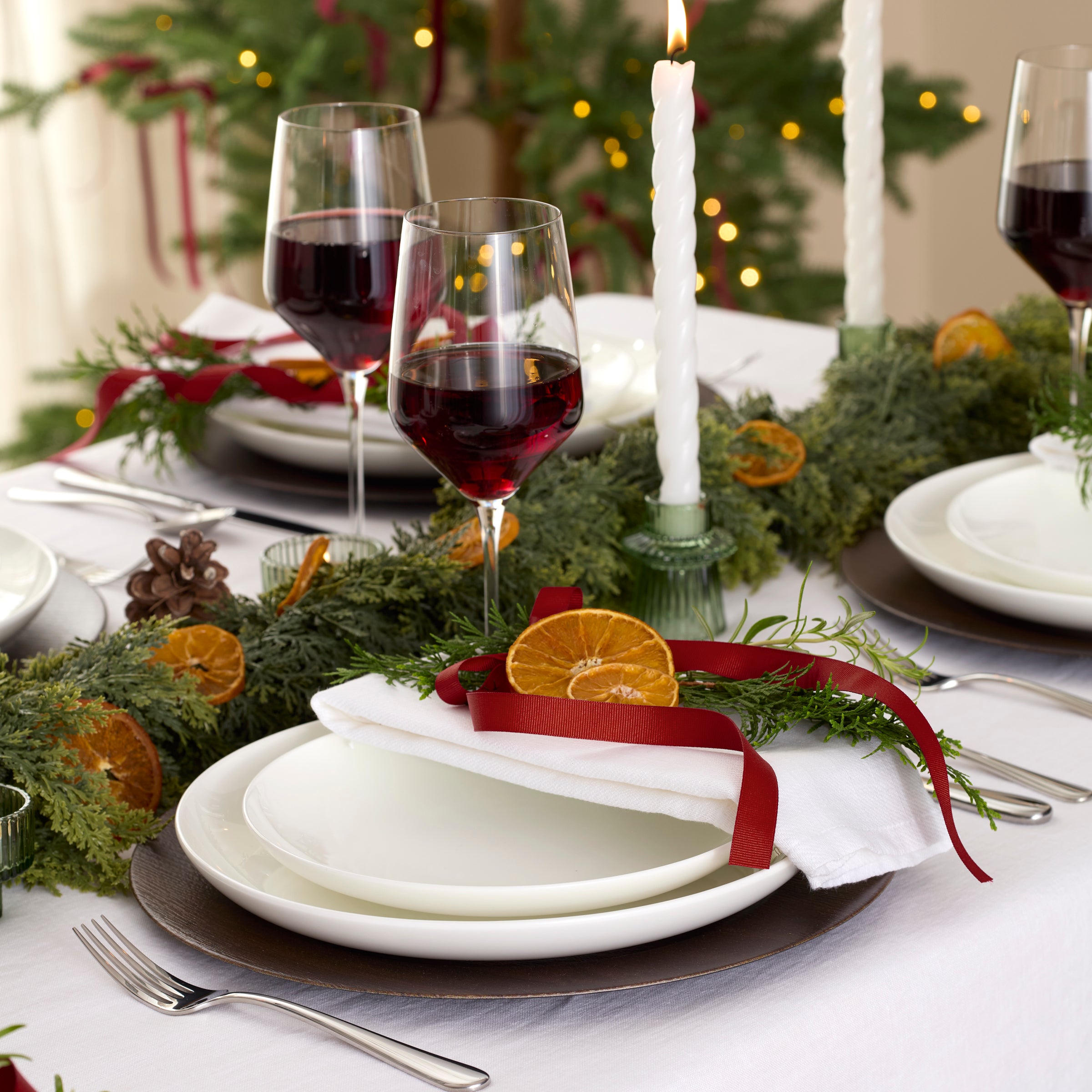 Studio 1414 Coupe 24-Piece Dinnerware Set - Image 9