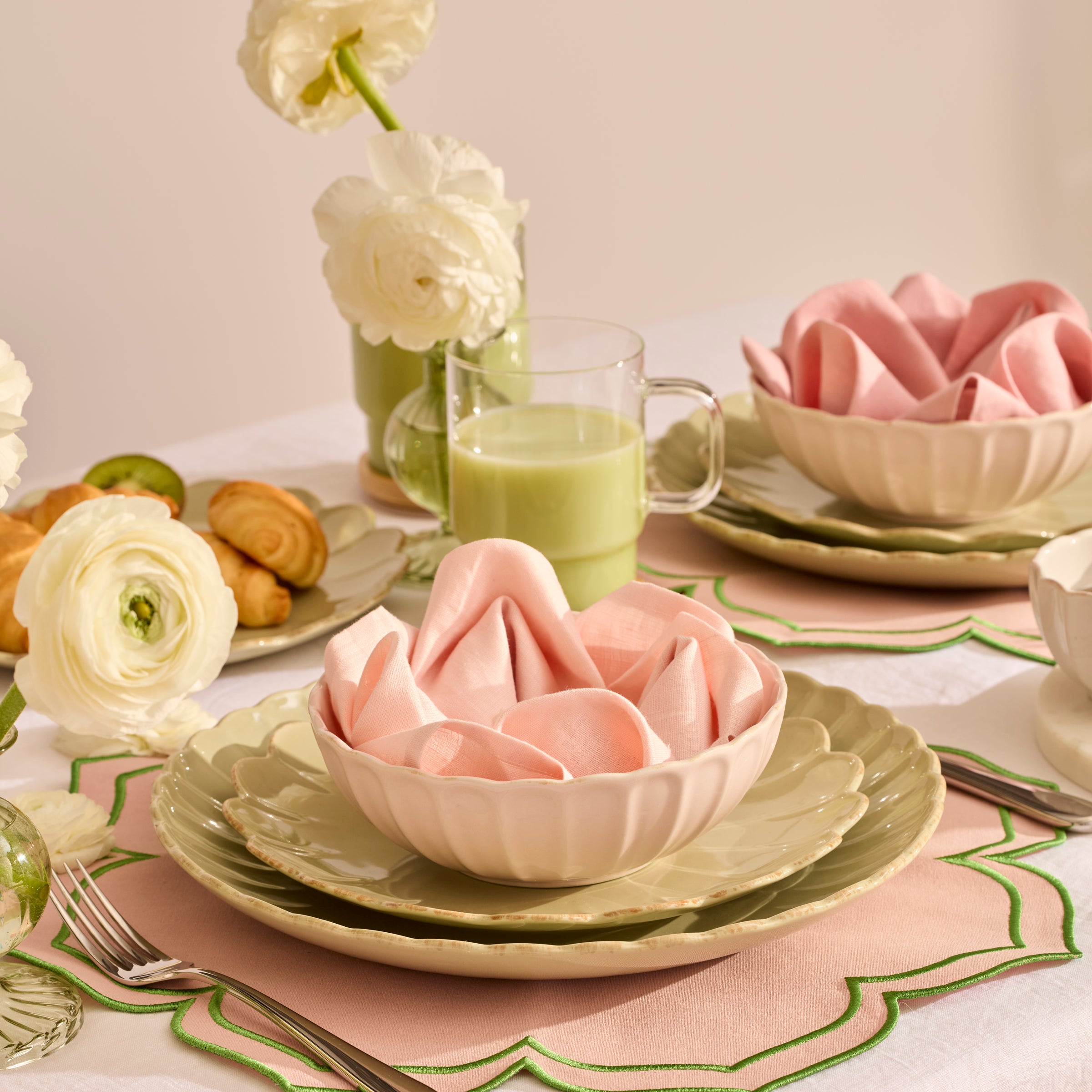 French Perle Scallop Matcha 24-Piece Dinnerware Set - Image 3