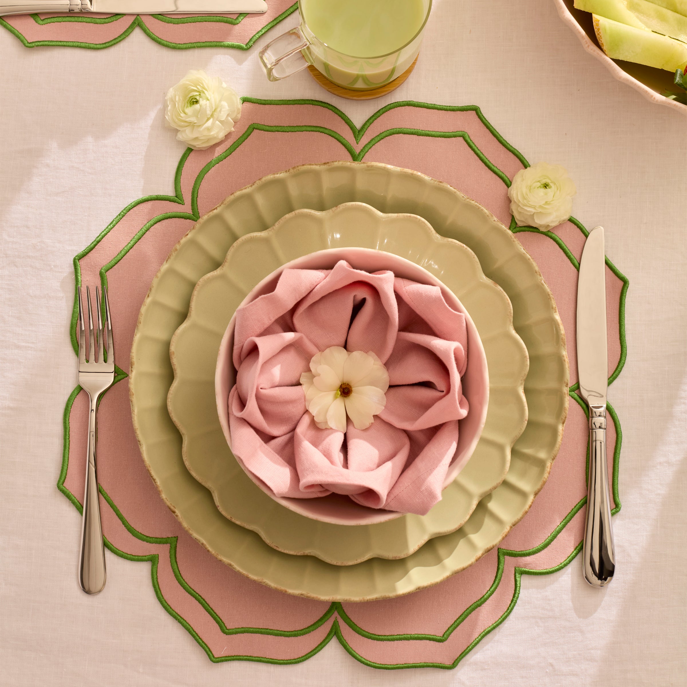 French Perle Scallop Matcha 24-Piece Dinnerware Set - Image 5