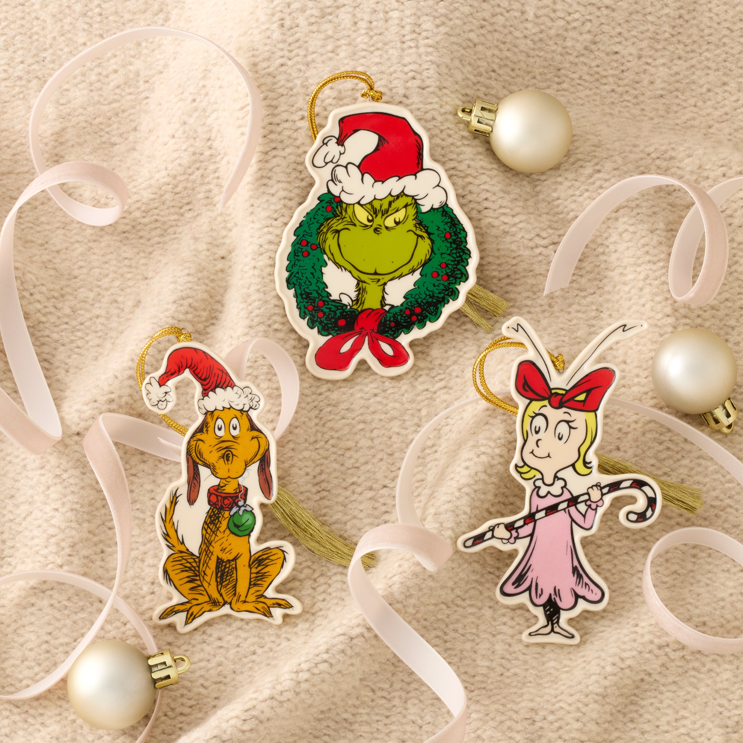 Grinch with Wreath Flat Ornament - Image 2