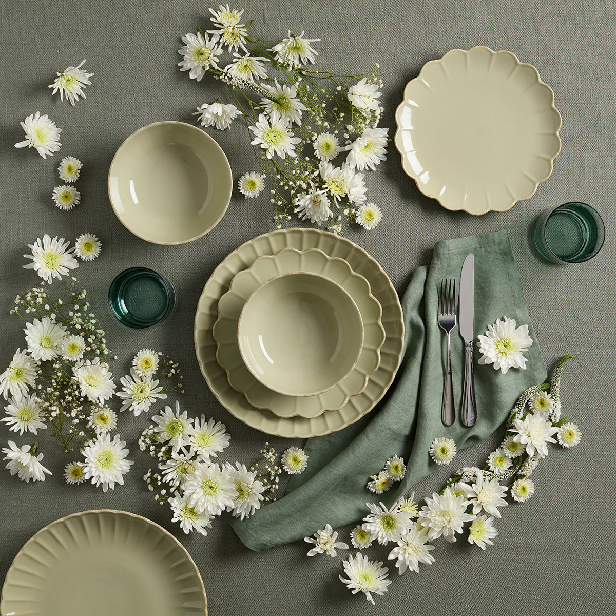 French Perle Scallop Matcha 12-Piece Dinnerware Set - Image 2
