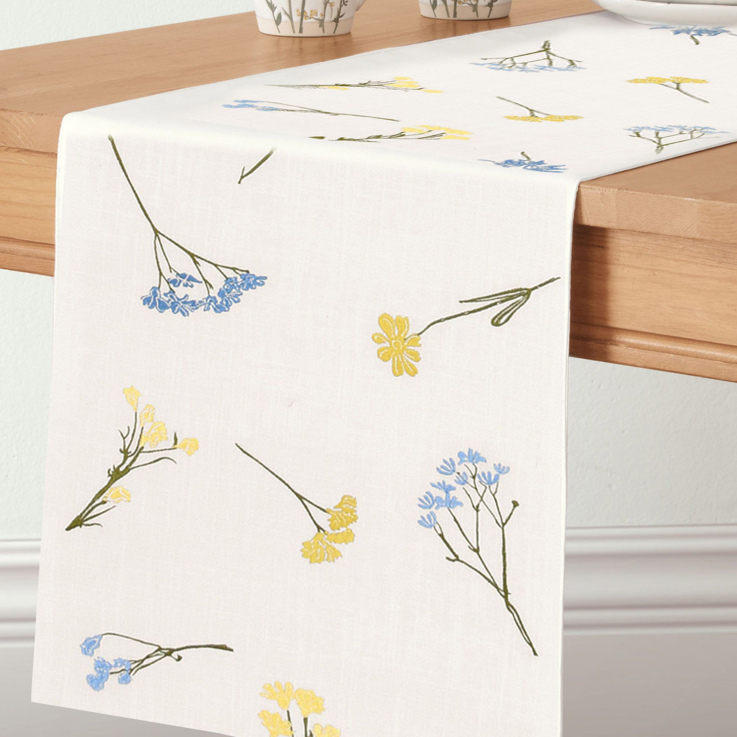 Wildflowers Allover 14x90 Table Runner