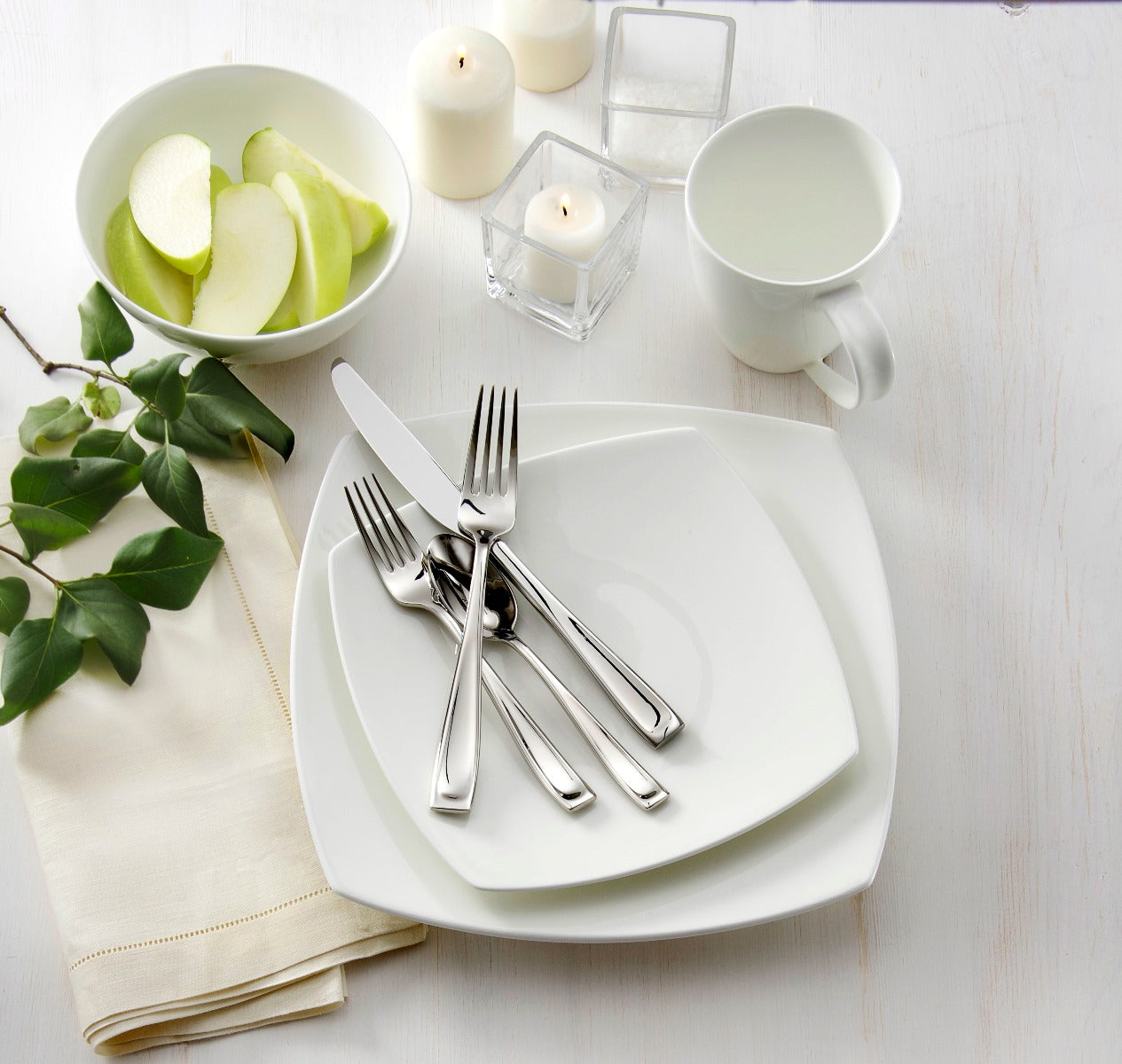 Moda 65-Piece Flatware Set - Image 3